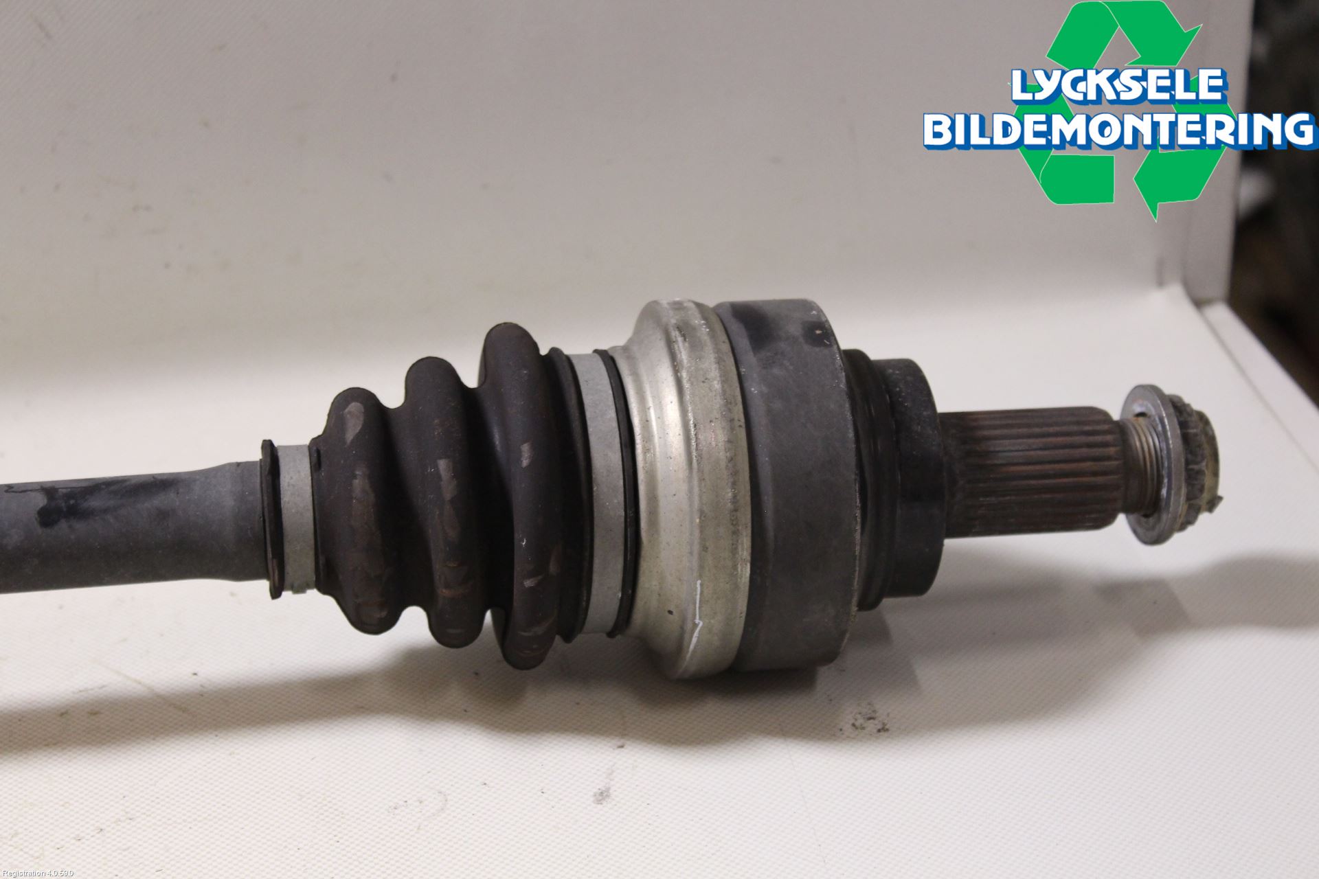 BMW 3 F30/F31/F80 12-19 Drivaxel Bak Höger