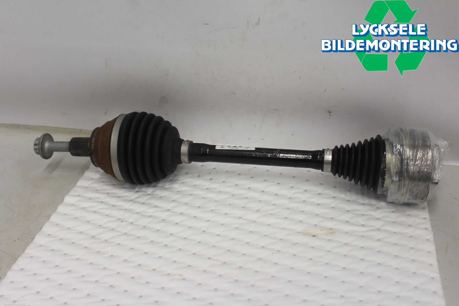 Audi A3/S3 8Y 21- Drivaxel Fram Vänster