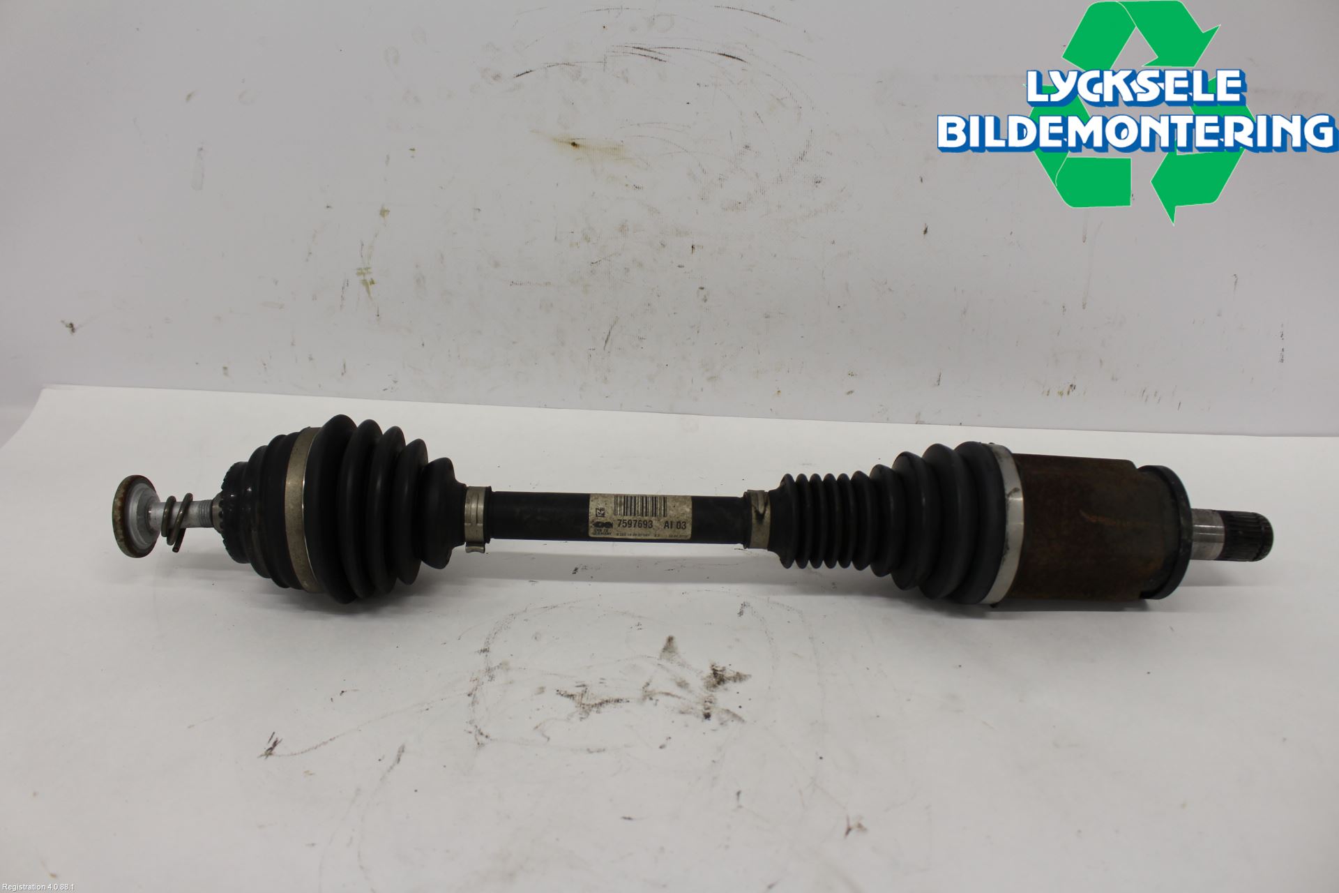 BMW 4 F32/F33/F82/F83 13-20 Drivaxel Fram Vänster