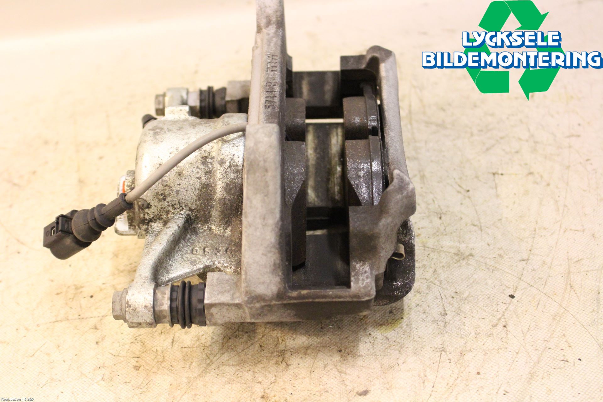 Volkswagen VW PASSAT 15-19 Bromsok Fram Höger