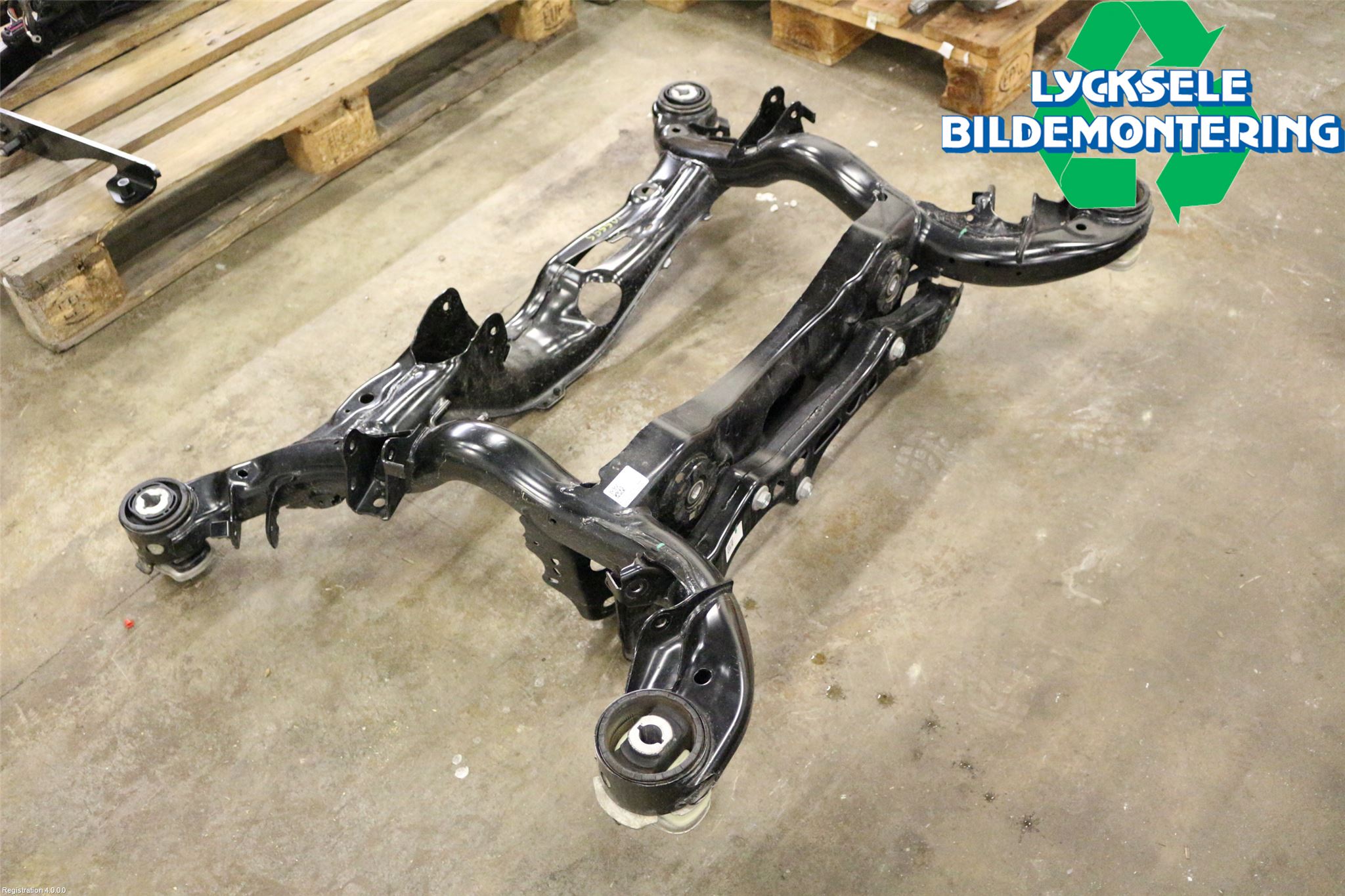 Audi A6 F2/C8 19- Bakaxelbalk