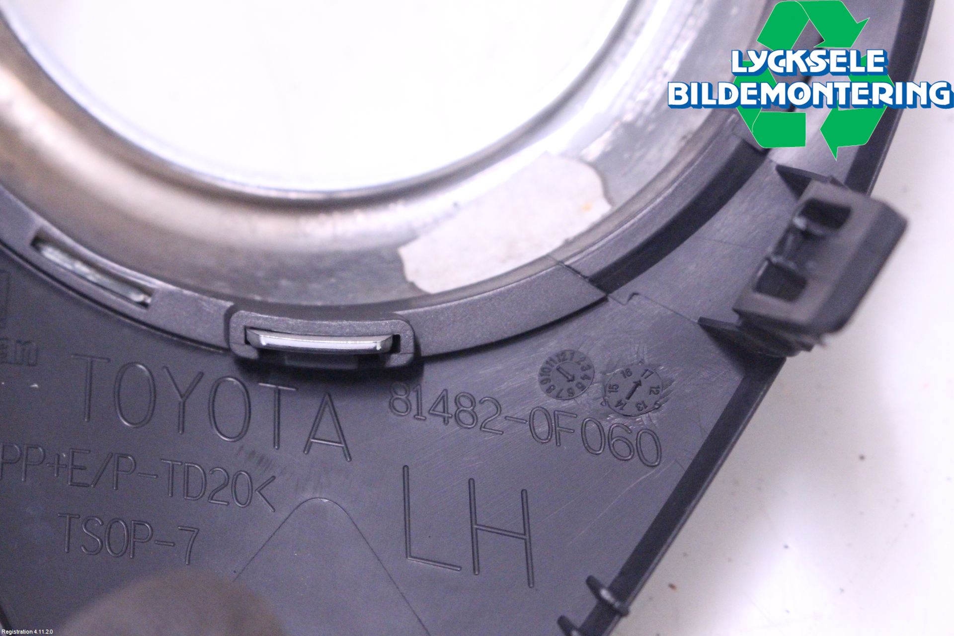 Toyota VERSO 09-18 Dimljussarg Fram