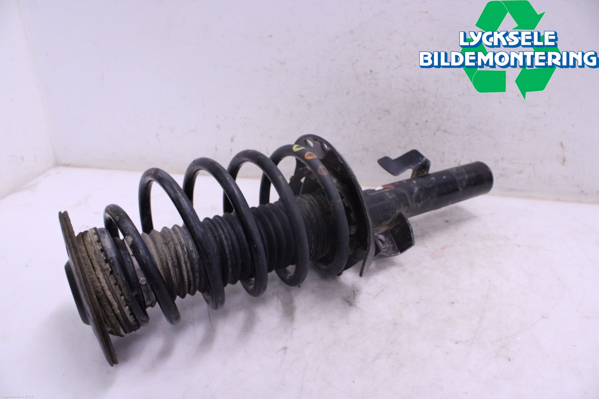 Volvo XC70 08-13 Fjäderben Fram Höger