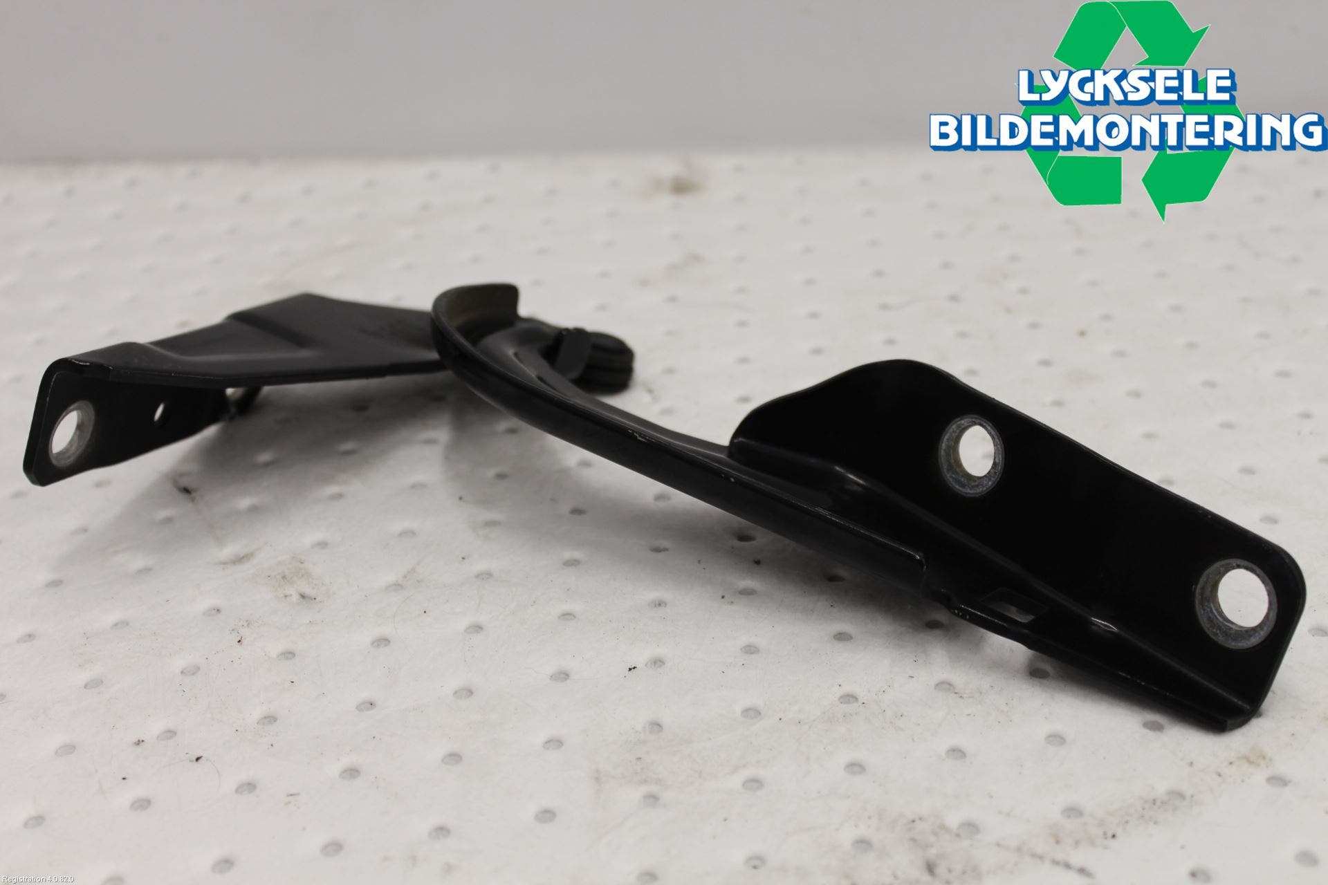 Mitsubishi OUTLANDER 07-12 Huvgångjärn