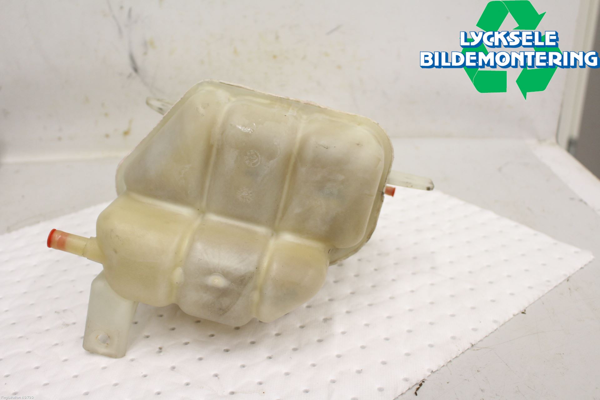 Nissan NAVARA 05-16 Expansionstank