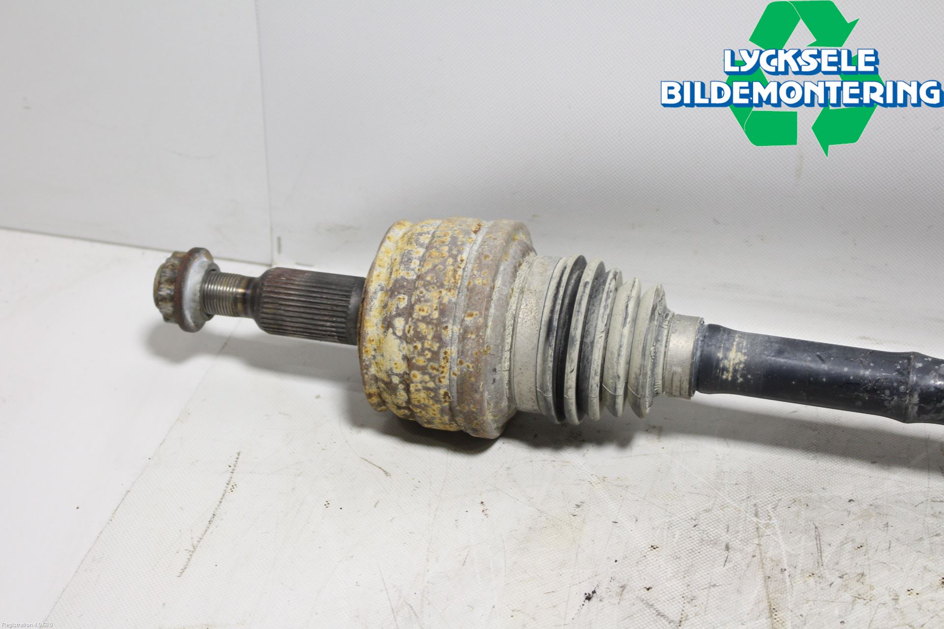 Volkswagen VW TRANSP/CARAVELLE (T5) 04-15 Drivaxel Bak Höger