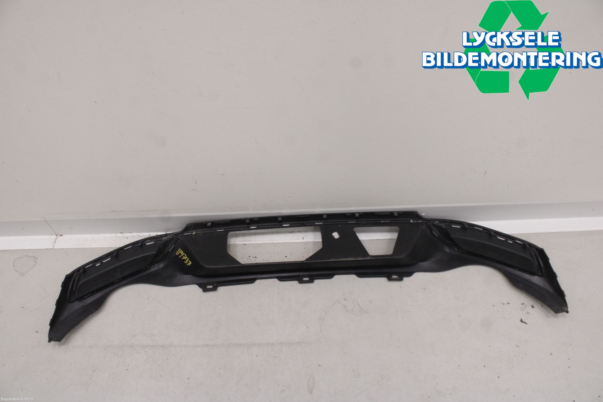 Volkswagen VW PASSAT 20-24 Spoiler Bak