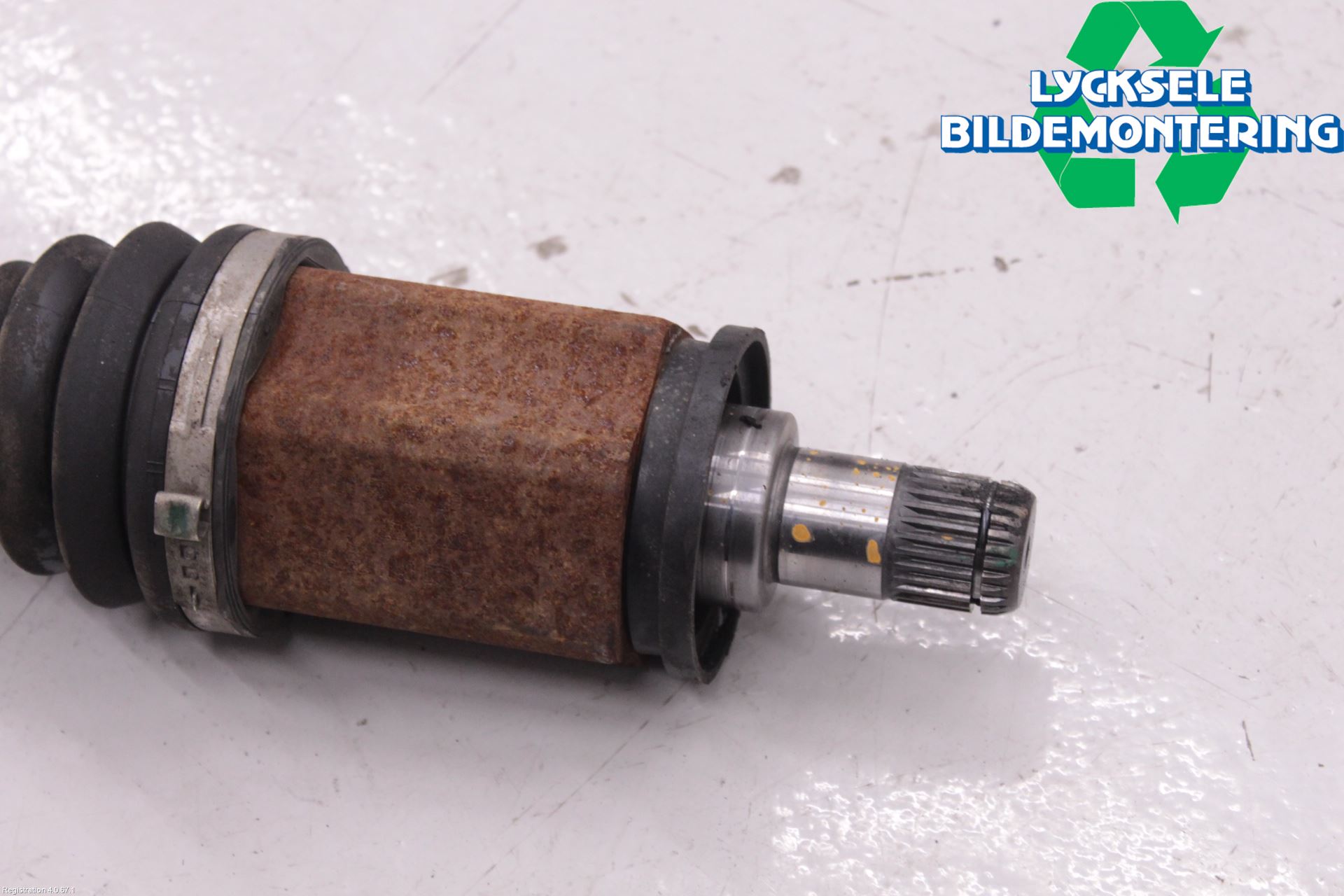 BMW X1 E84 10-15 Drivaxel Fram Vänster