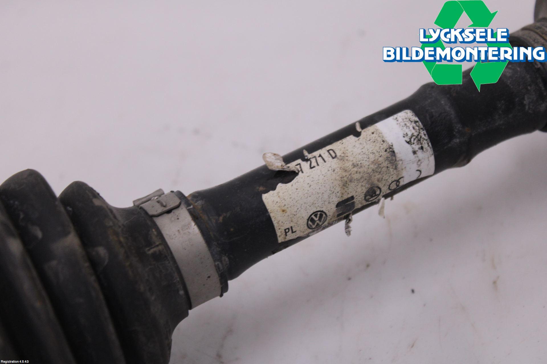 Volkswagen VW AMAROK 2H 10-22 Drivaxel Fram Höger