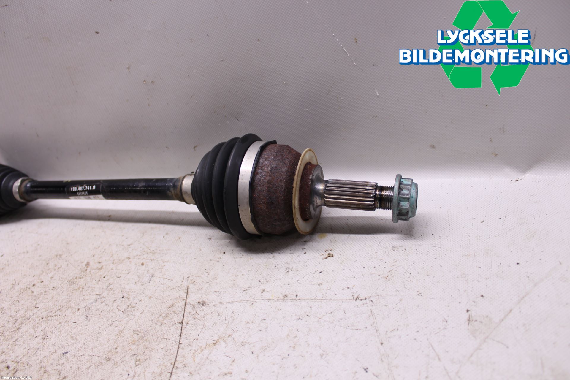 Volkswagen VW UP! / E-UP! Drivaxel Fram Vänster