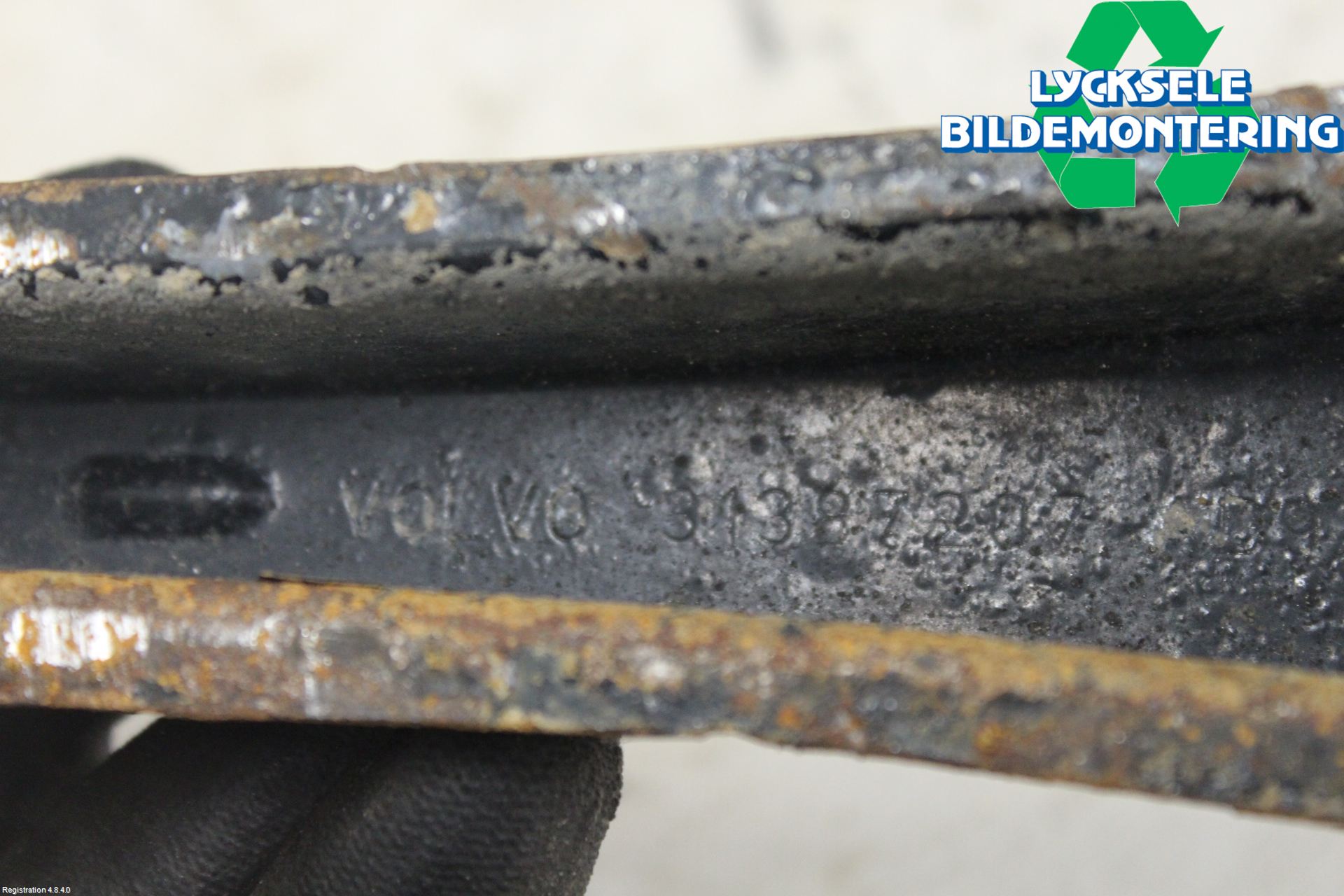 Volvo V90 17->> Bärarm Bak Vänster