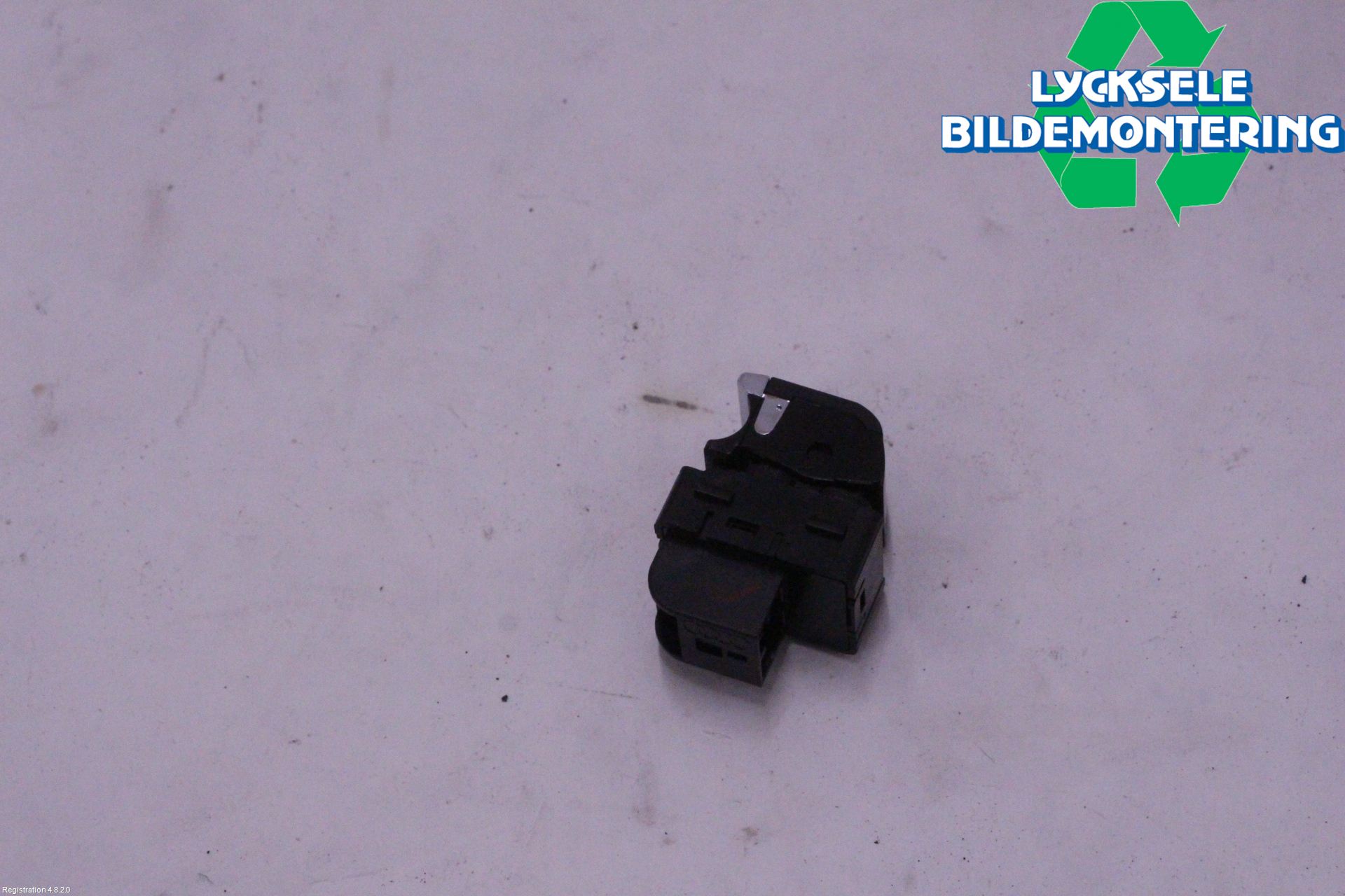 Audi A6 F2/C8 19- Strömställare Elhiss