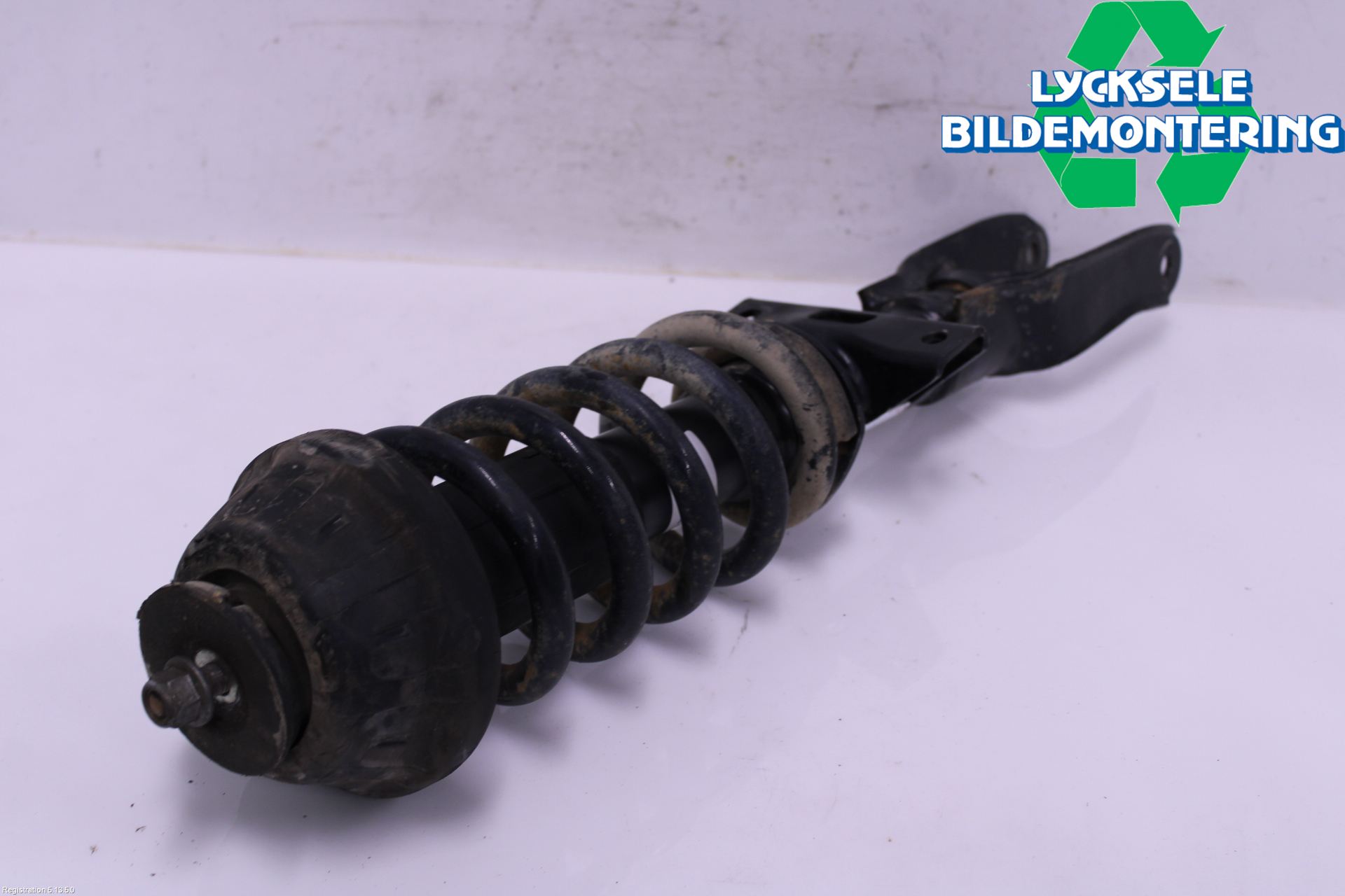 Volkswagen VW AMAROK 2H 10-22 Fjäderben Fram Vänster