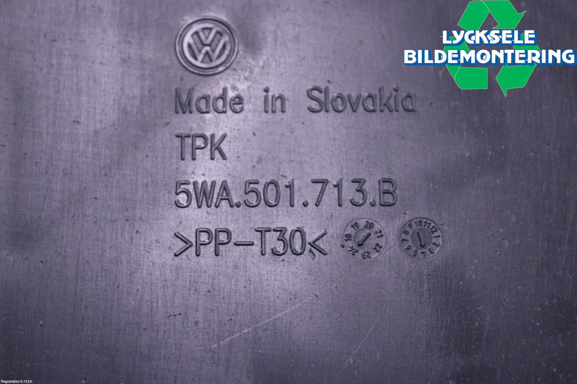 Volkswagen VW GOLF / E-GOLF VIII 20- Hasplåt Plåt-Plast