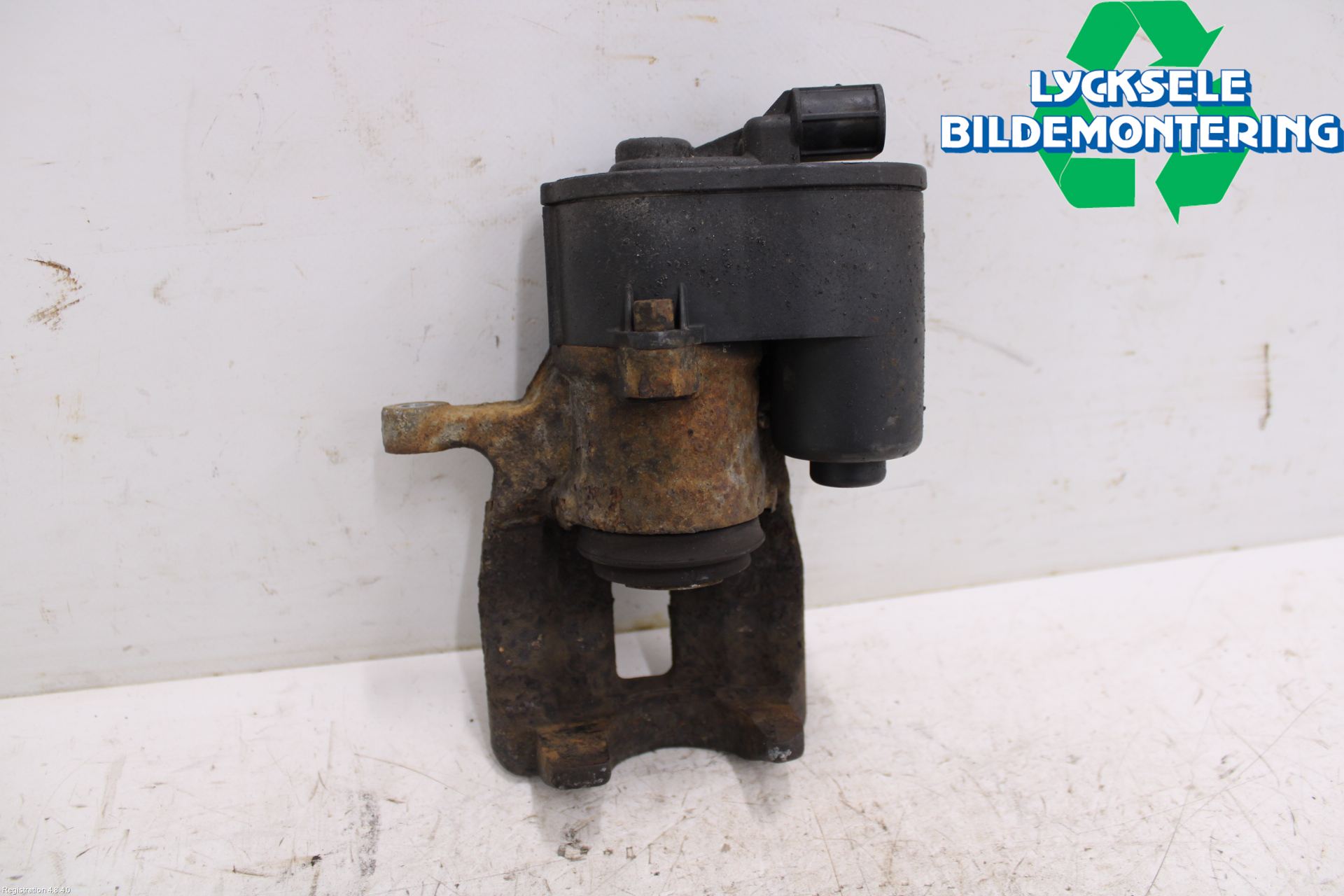 Volvo XC70 08-13 Bromsok Bak Vänster