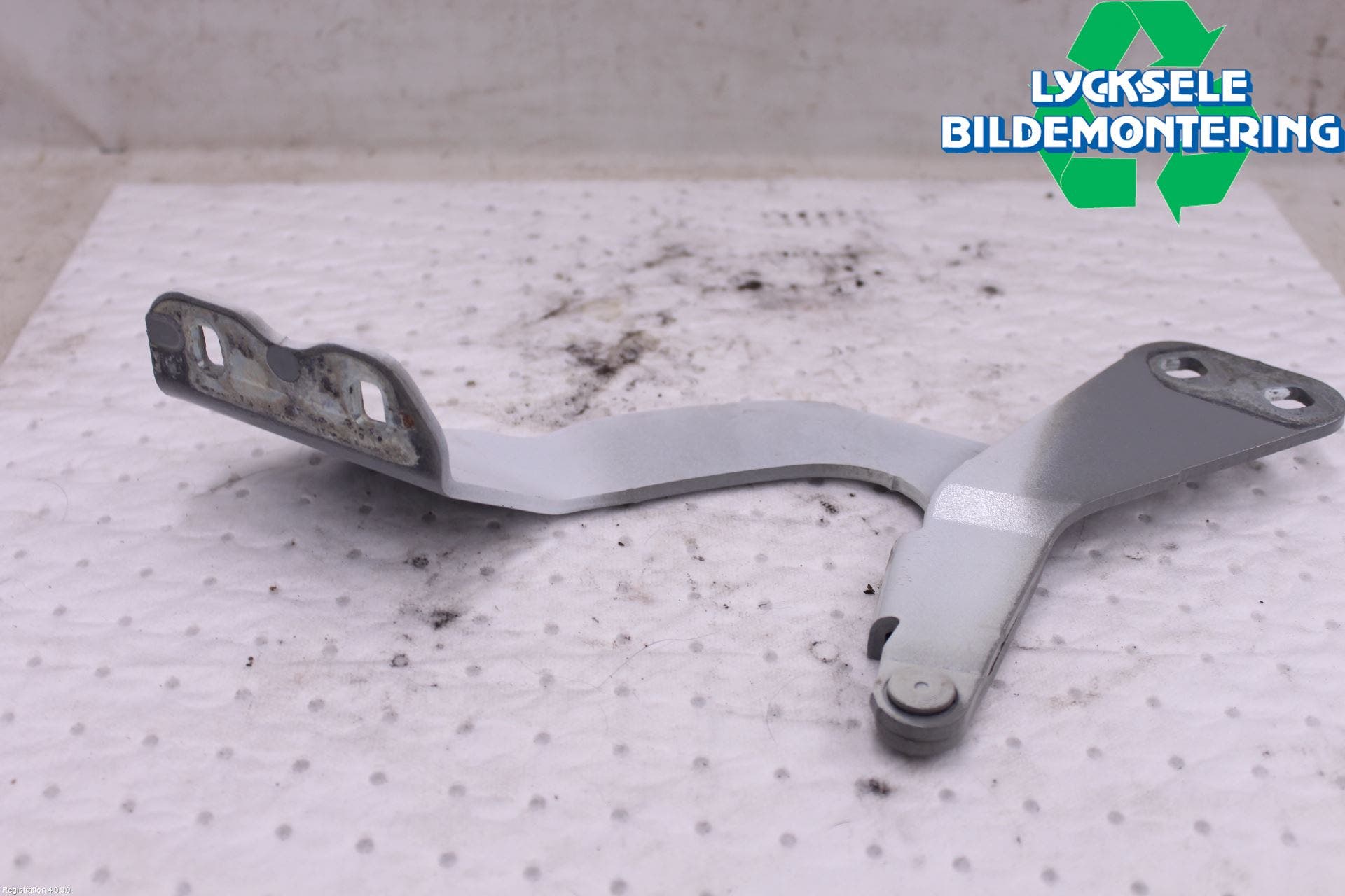 Ford KUGA 08-12 Huvgångjärn