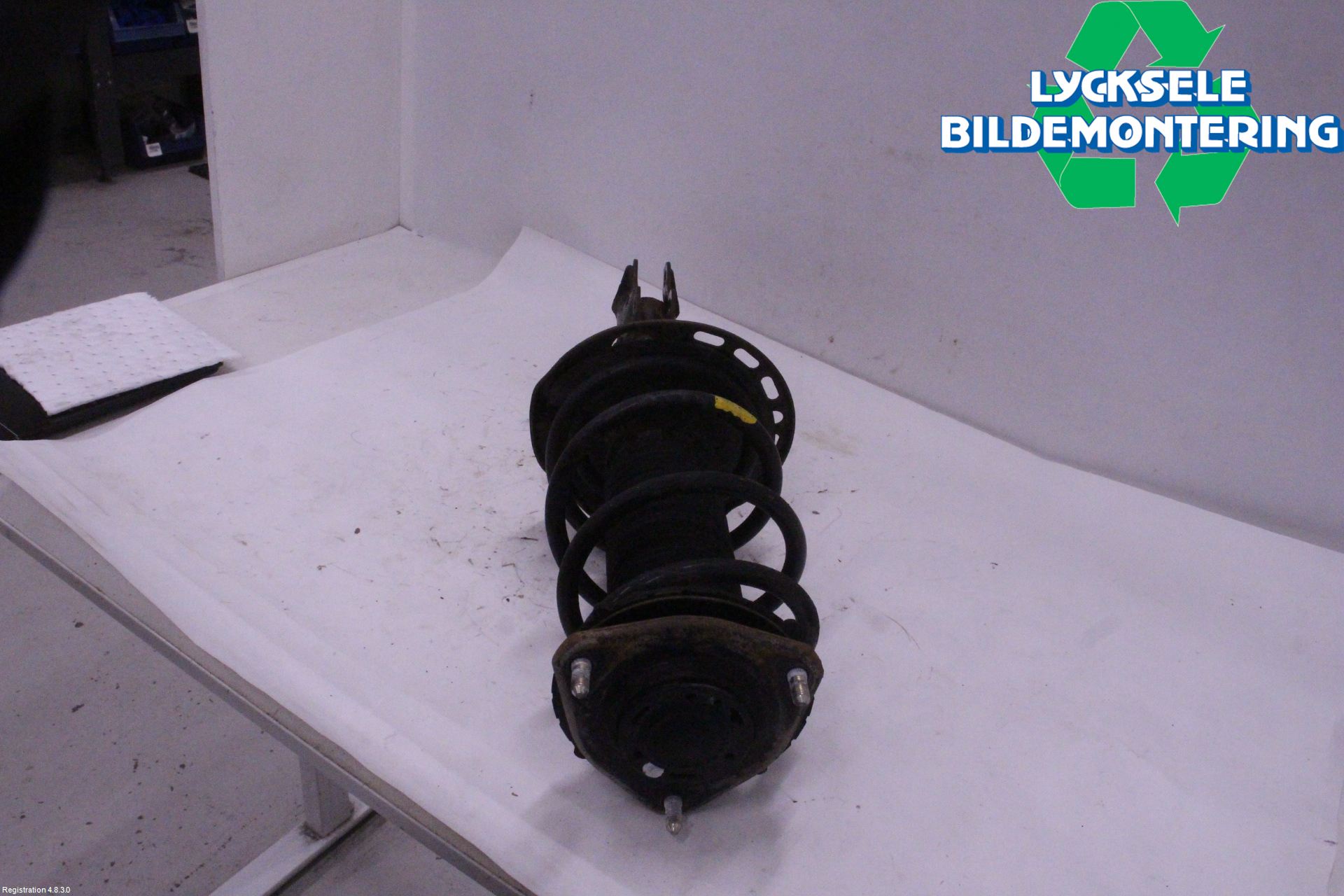 Toyota RAV4 13-18 Fjäderben Fram Vänster