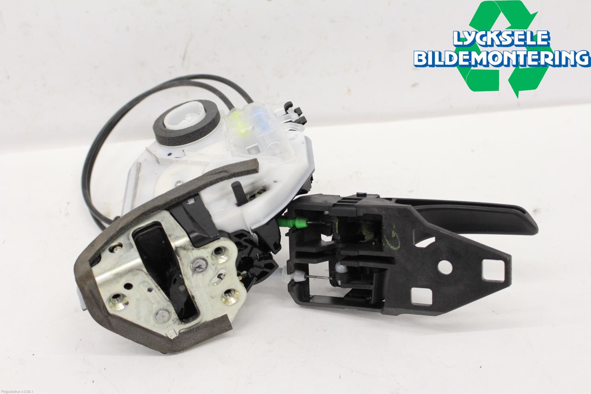 Toyota HILUX 16- Låskista-Dörrlås