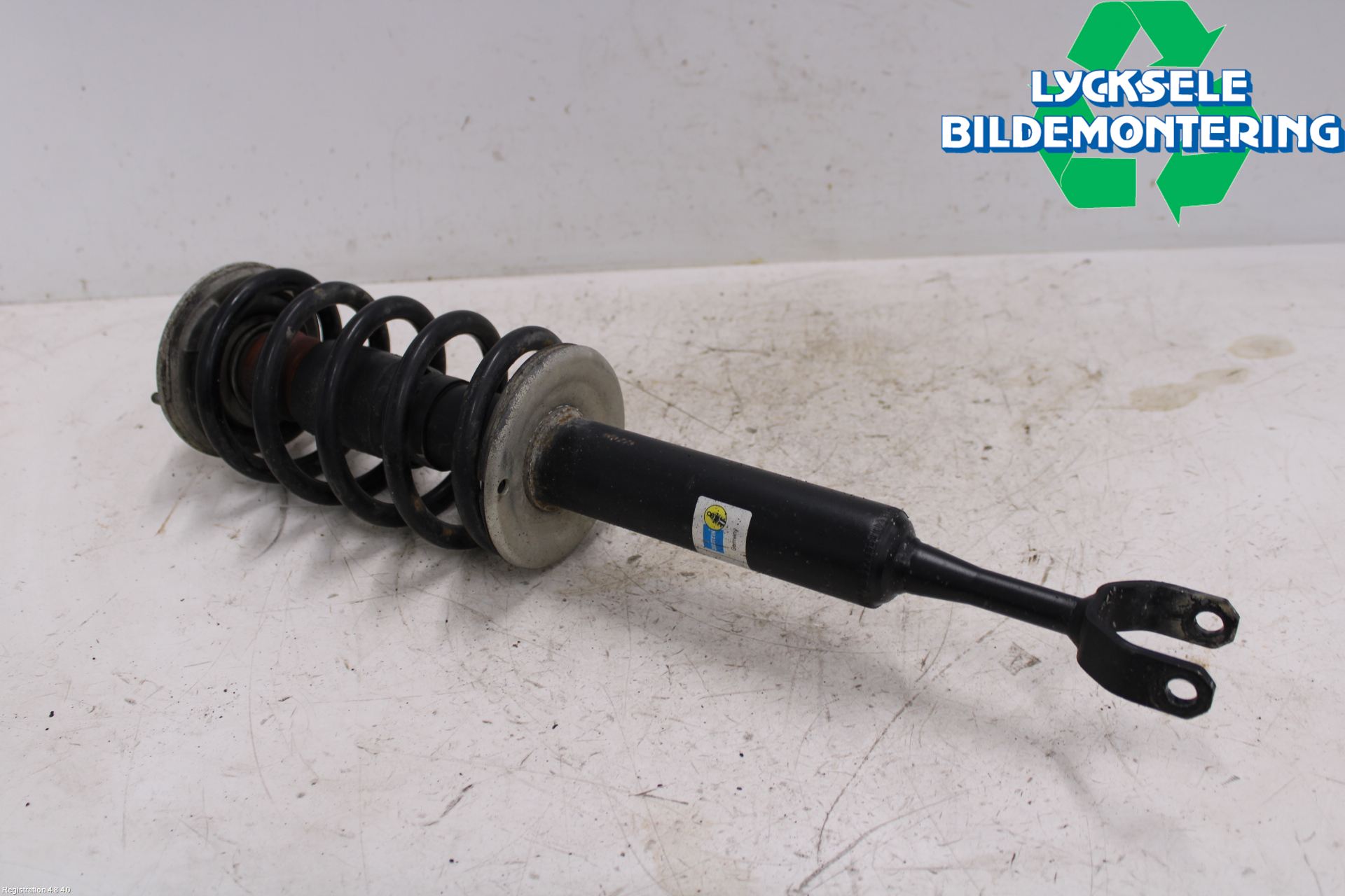 Volkswagen VW PASSAT 01-05 Fjäderben Fram Höger