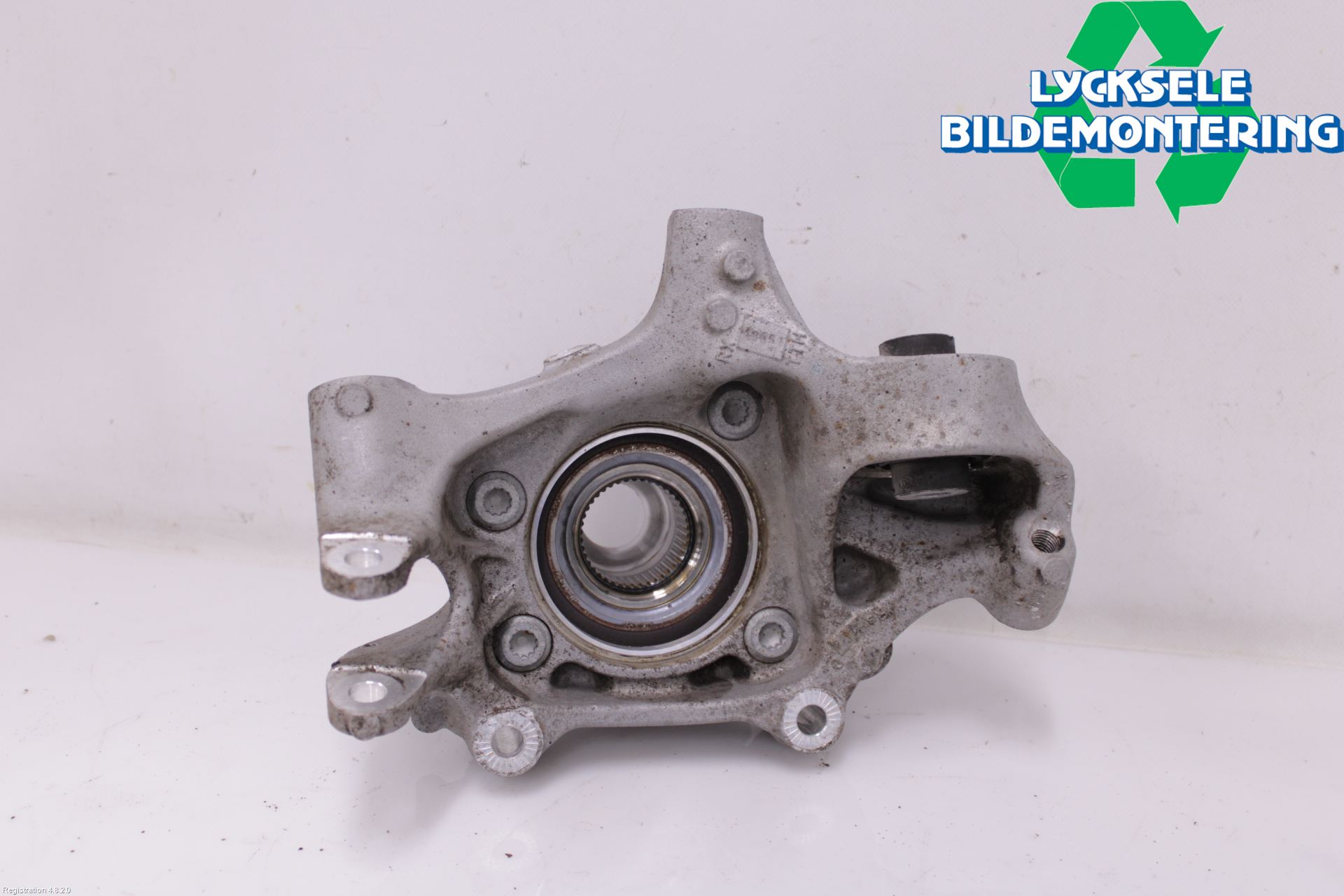 Audi A6 F2/C8 19- Hjullagerhus Bak Hö