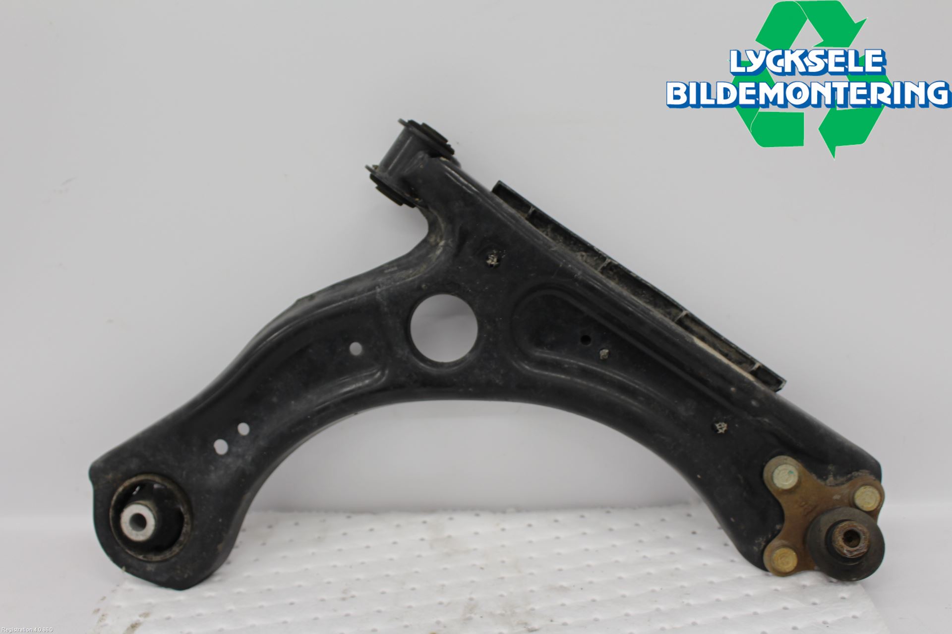 Audi A1 19- Bärarm Fram Undre Vä