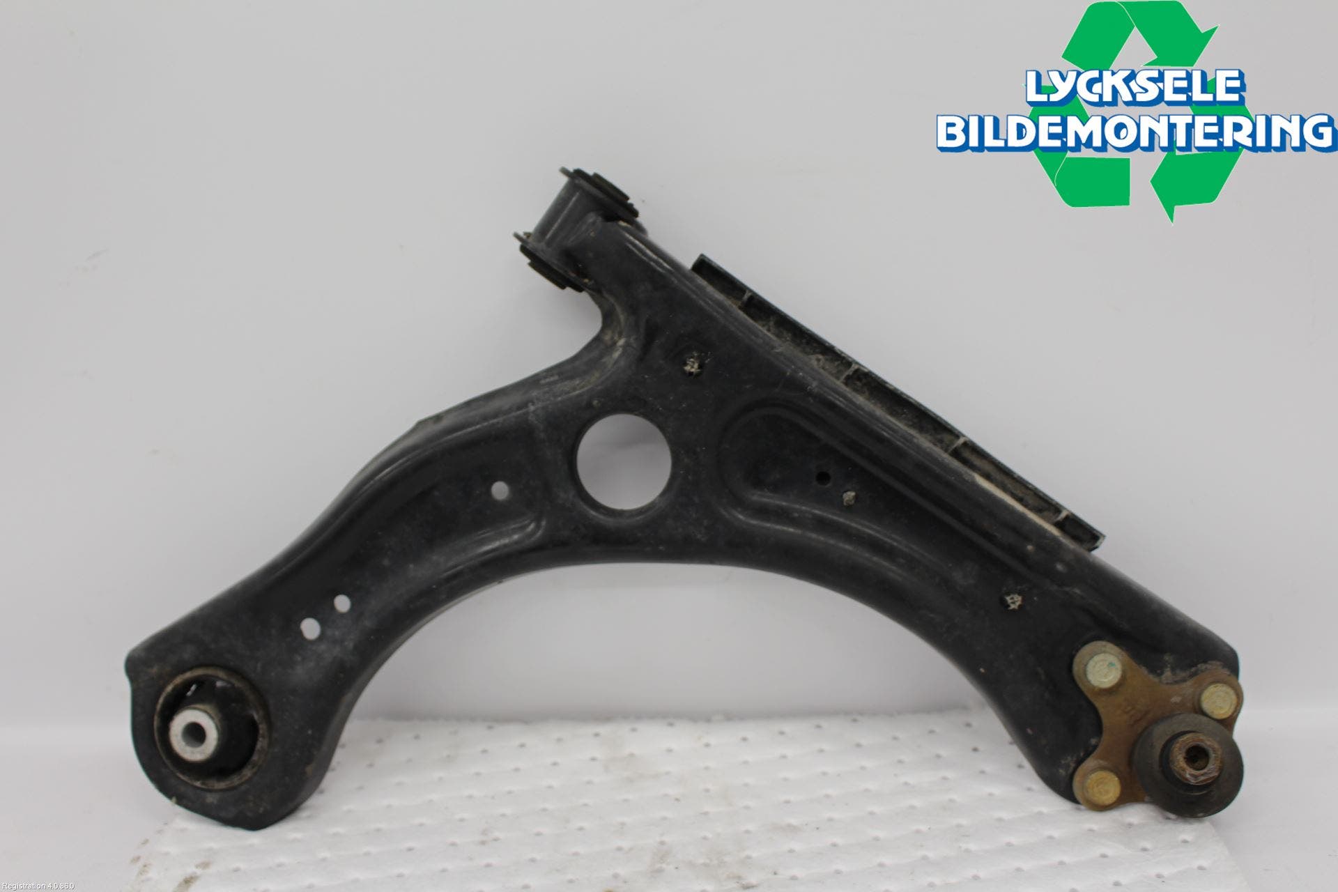 Audi A1 19- Bärarm Fram Undre Vä