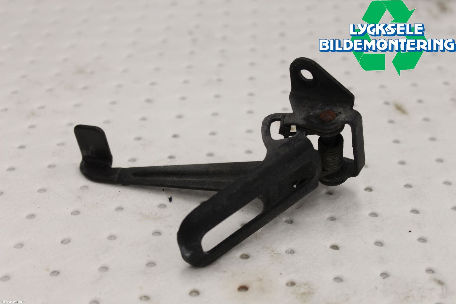 Toyota AVENSIS 09-15 Huv Spärr