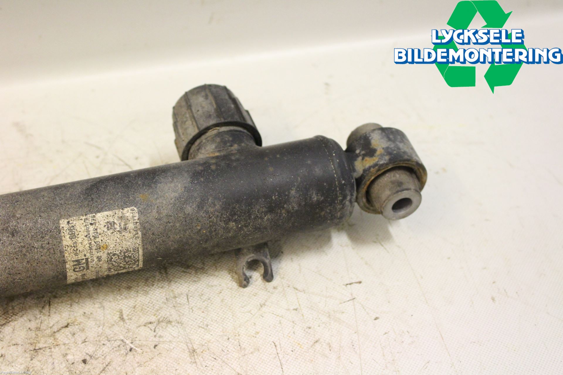 Opel INSIGNIA 17- Stötdämpare Bak