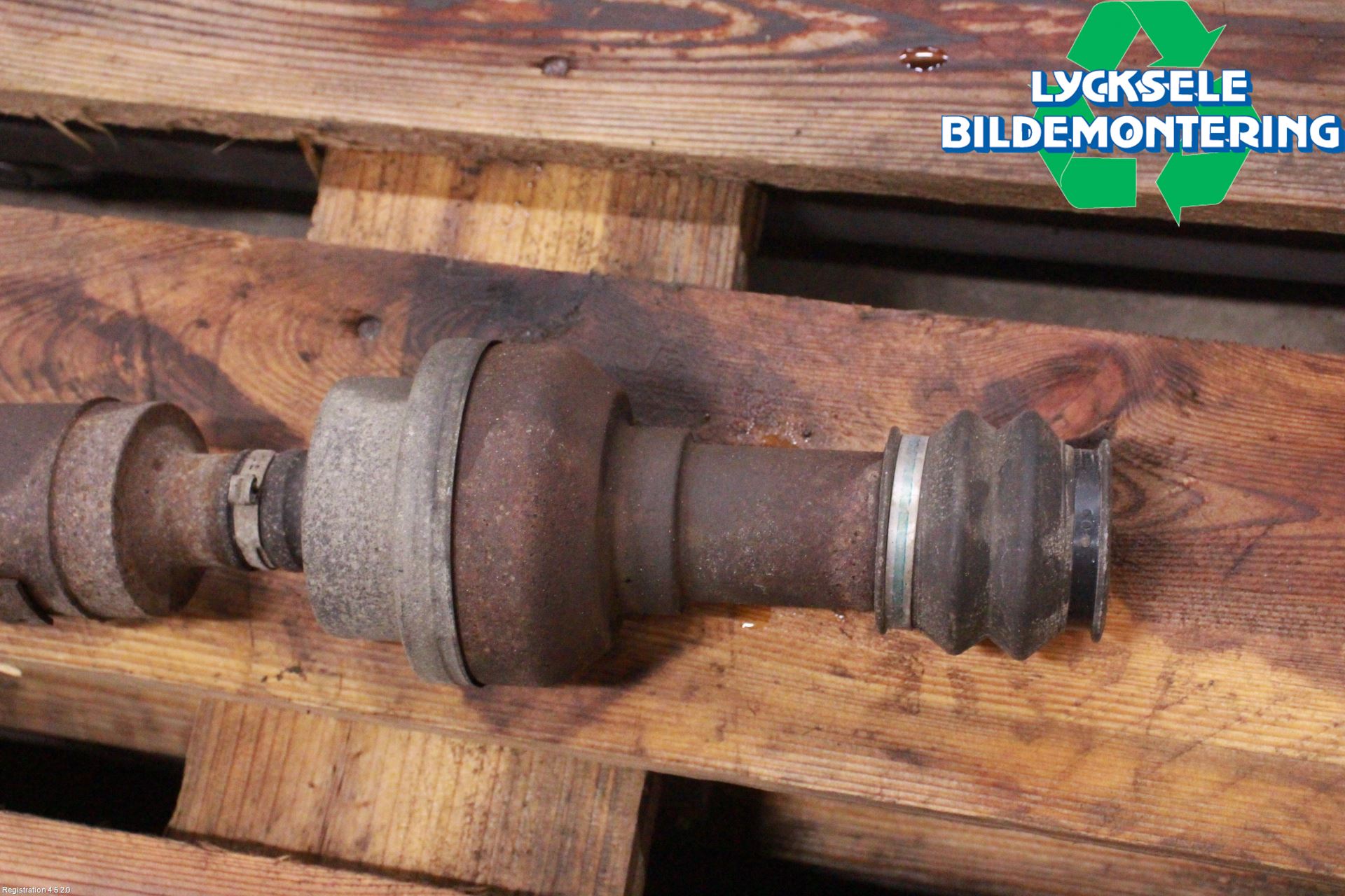 Dodge PICK UP RAM 81- Mellanaxel Främre 4Wd