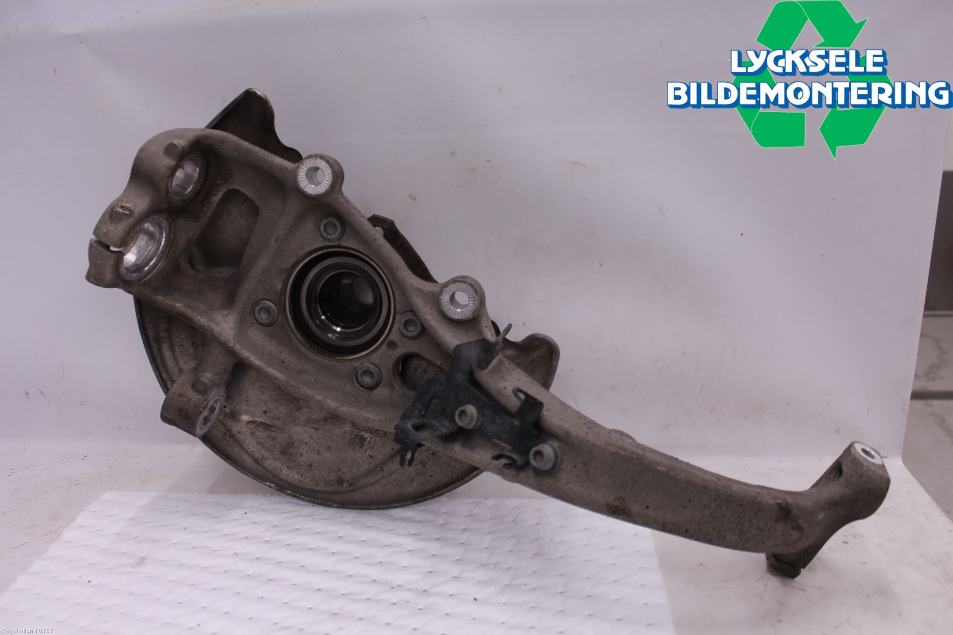 Audi A6 F2/C8 19- Styrspindel Lagerhus Vä