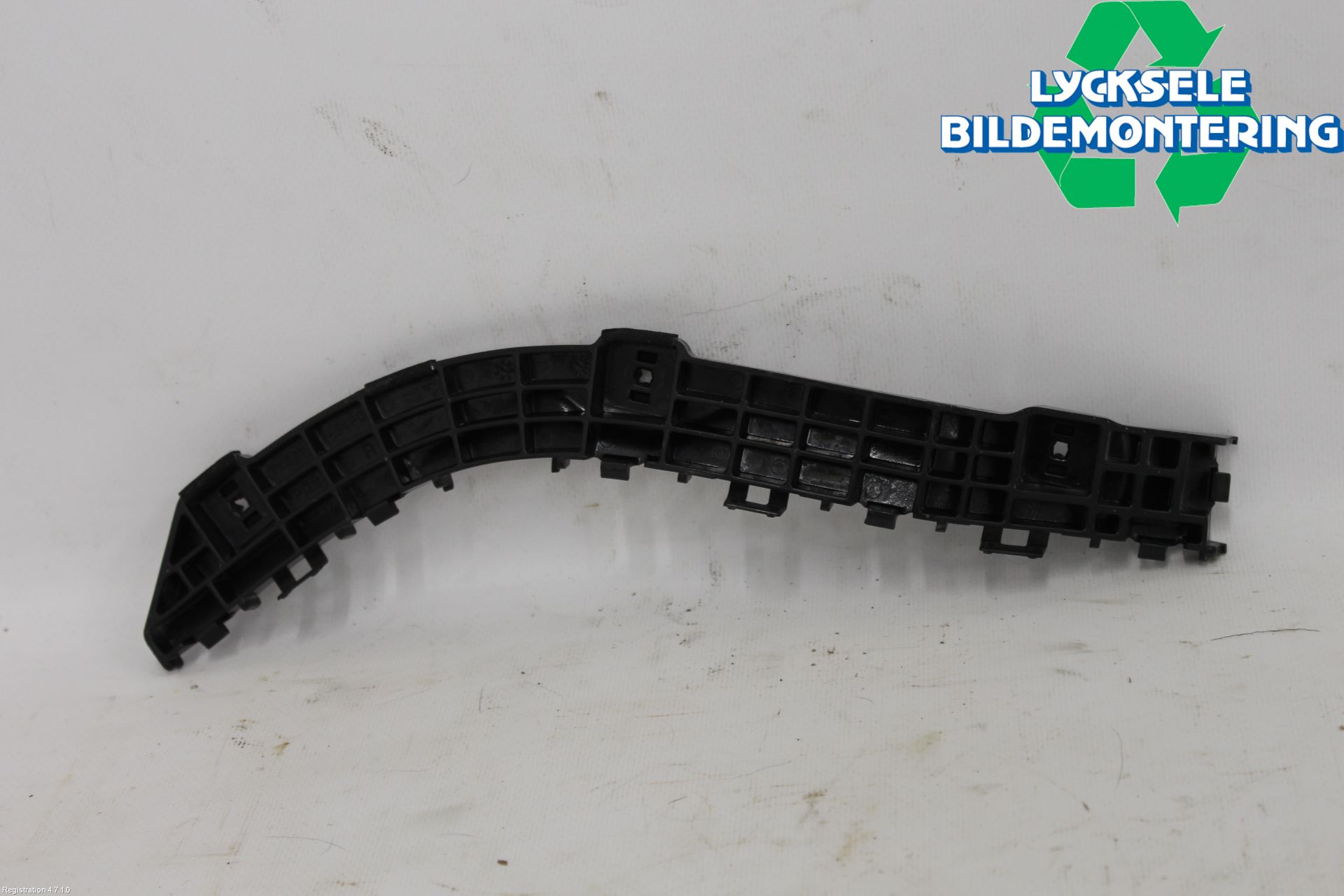 Suzuki VITARA 15- Stötfångarfäste Bak Hö