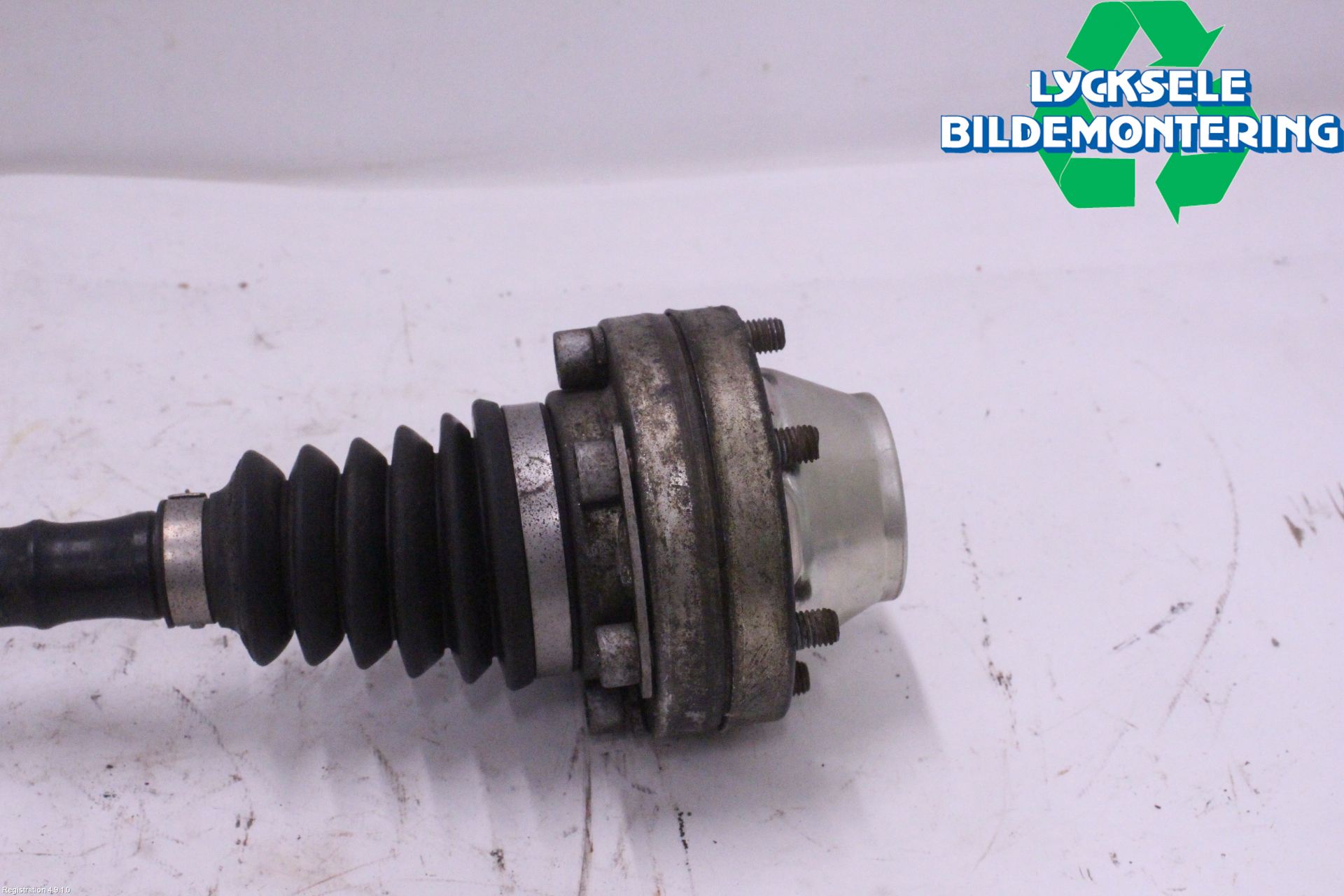 Volkswagen VW AMAROK 2H 10-22 Drivaxel Fram Vänster
