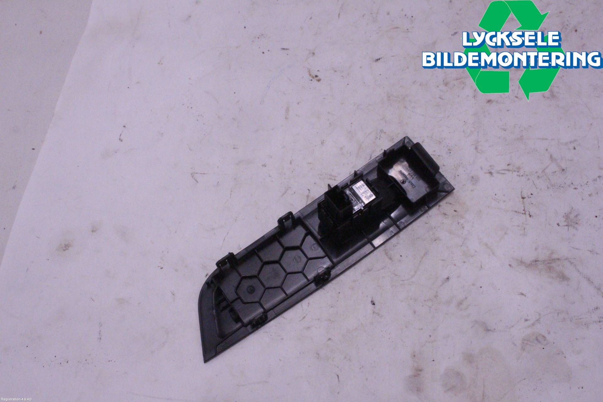 Skoda KAMIQ 20- Strömställare Elhiss