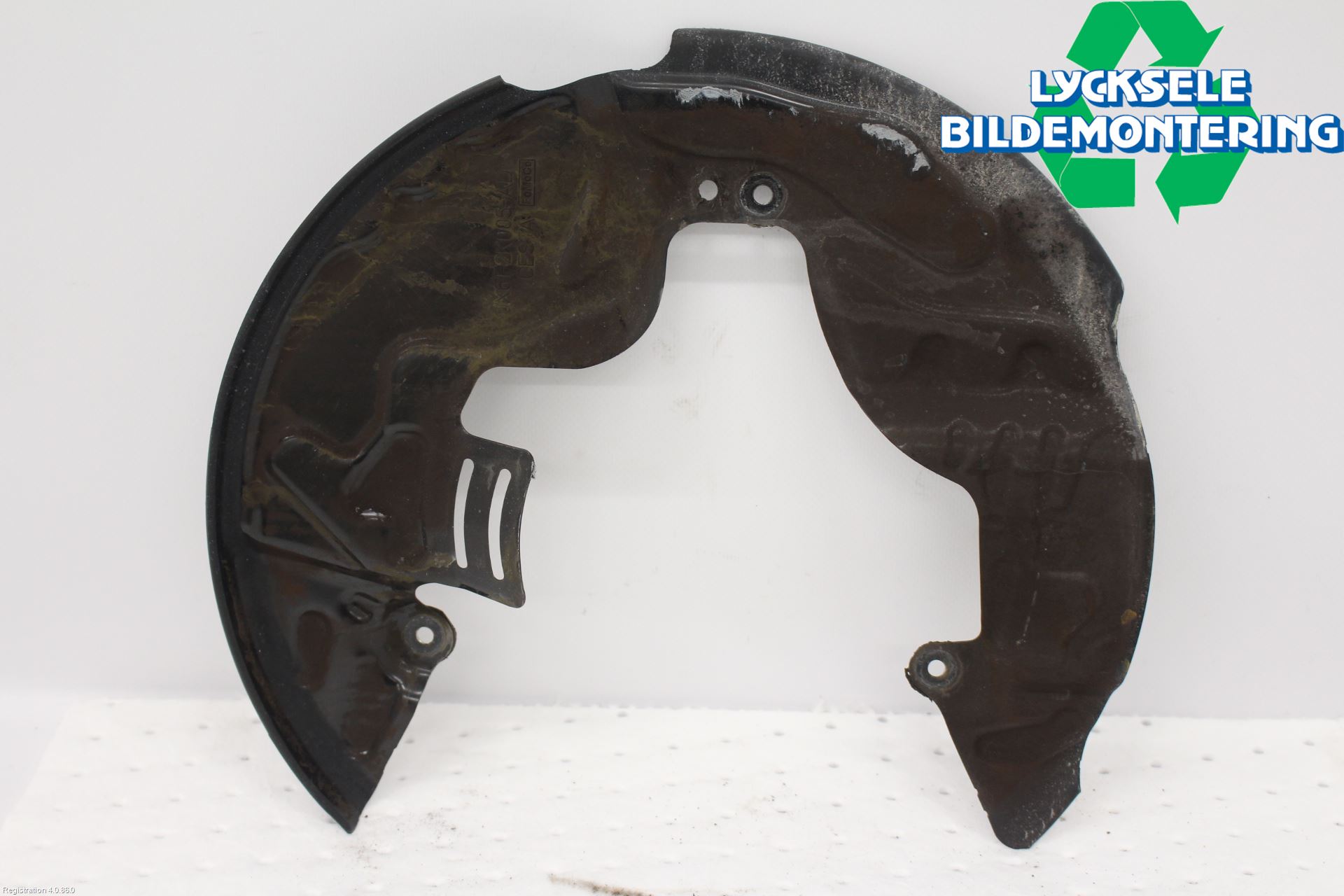 Ford FOCUS 19- Bromssköld Fram