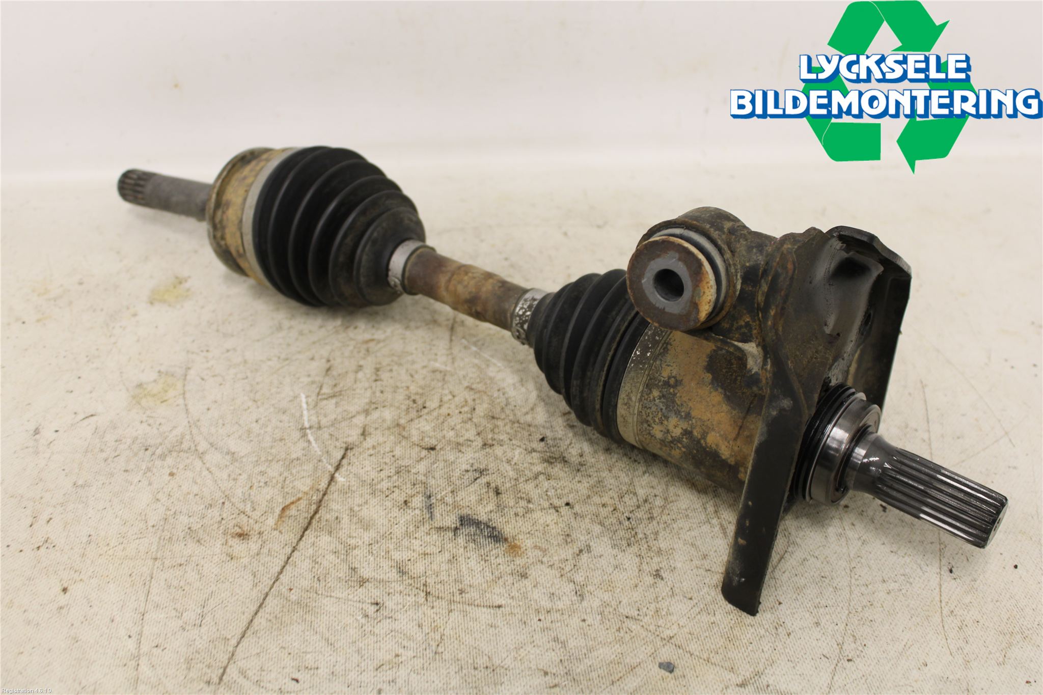 Isuzu D-MAX Drivaxel Fram Vänster