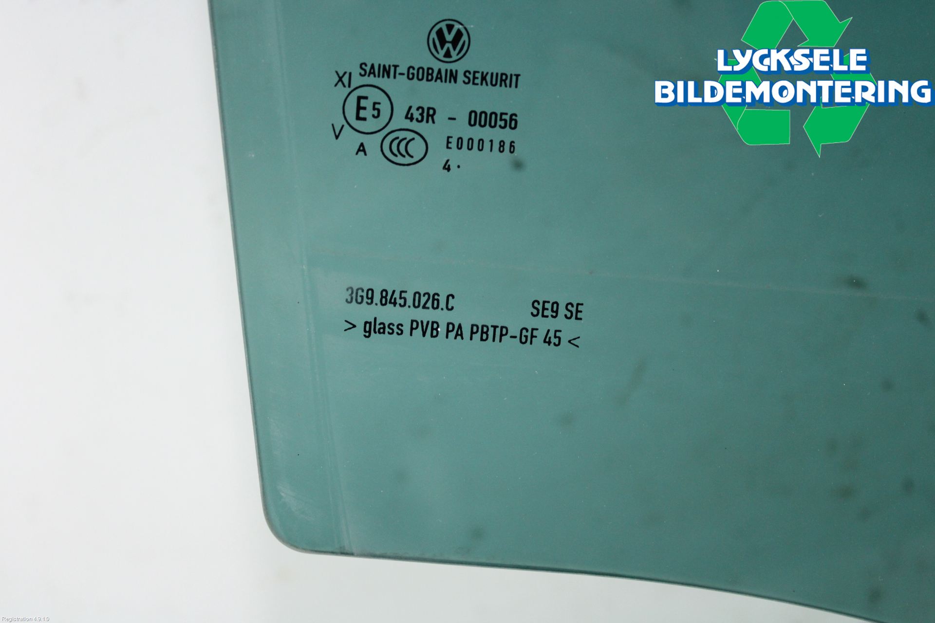 Volkswagen VW PASSAT 15-19 Dörruta Bak Höger