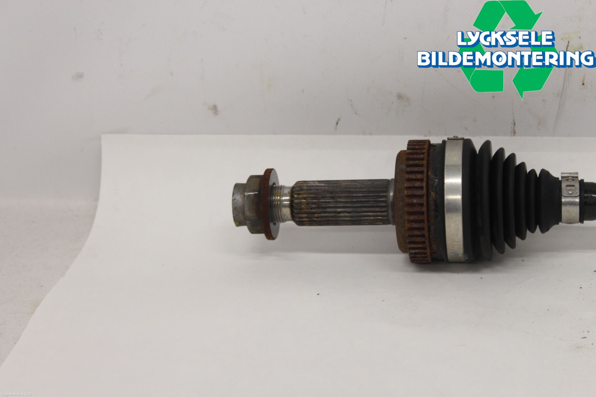 Kia SPORTAGE (QL) 16-21 Drivaxel Bak Höger