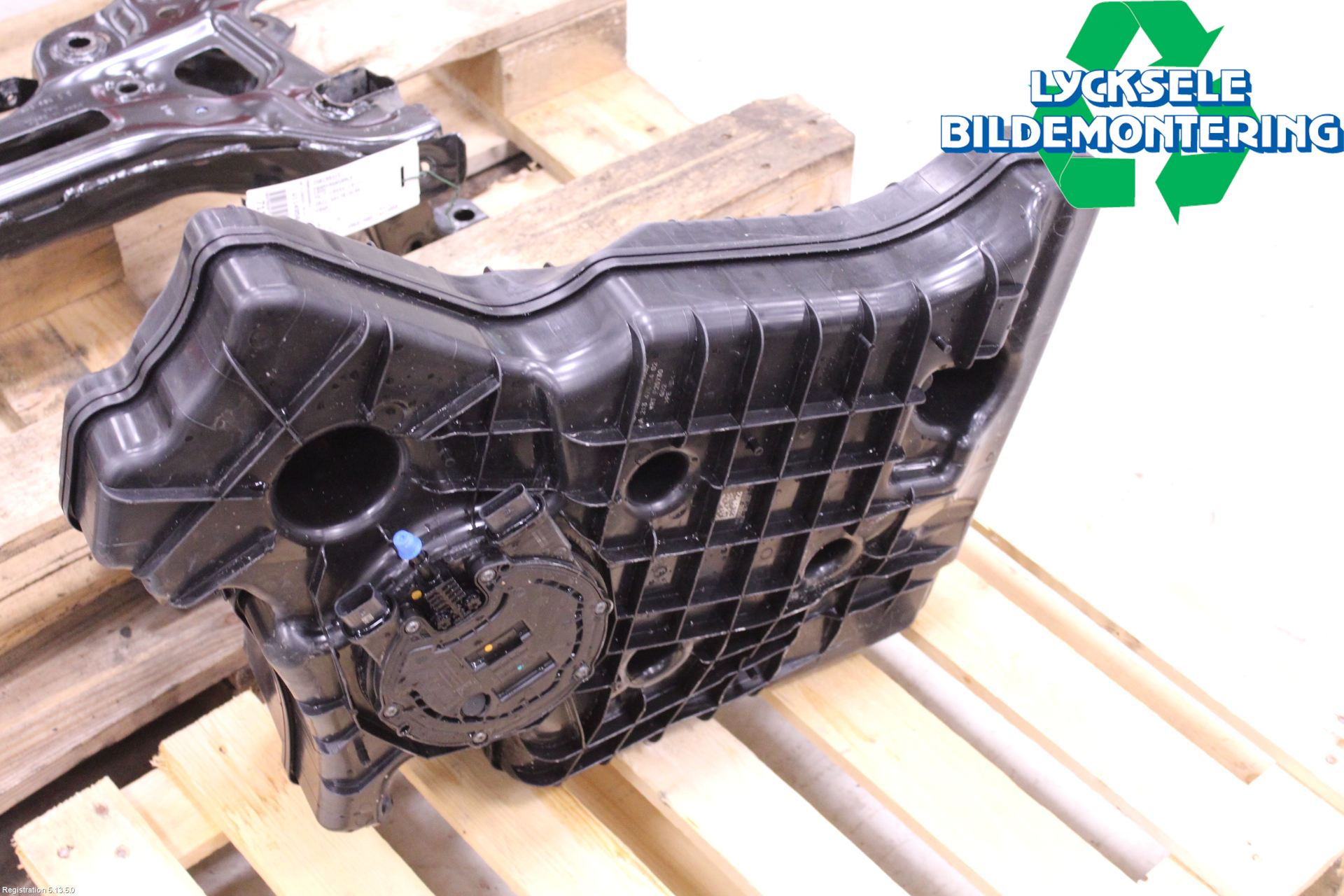 Mercedes-Benz MB E-KLASS (W213) 16-23 Adblue Tank