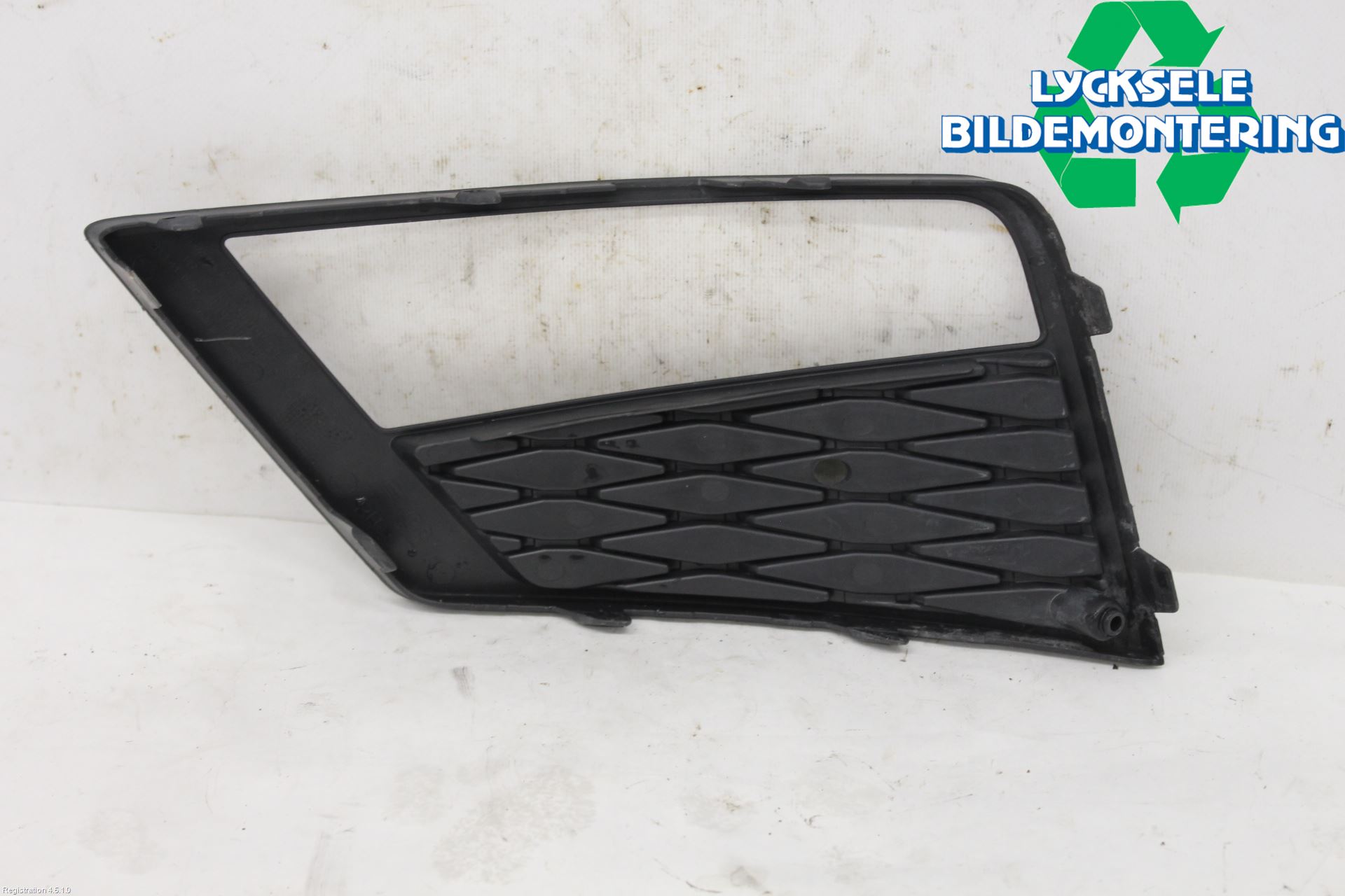 Seat ATECA 16->> Dimljussarg Fram