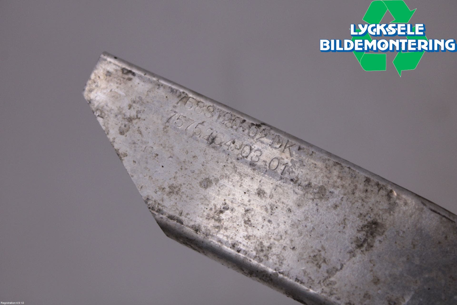 BMW 5 F10/F11/F18 09-17 Kylarfäste-Ram-Balk