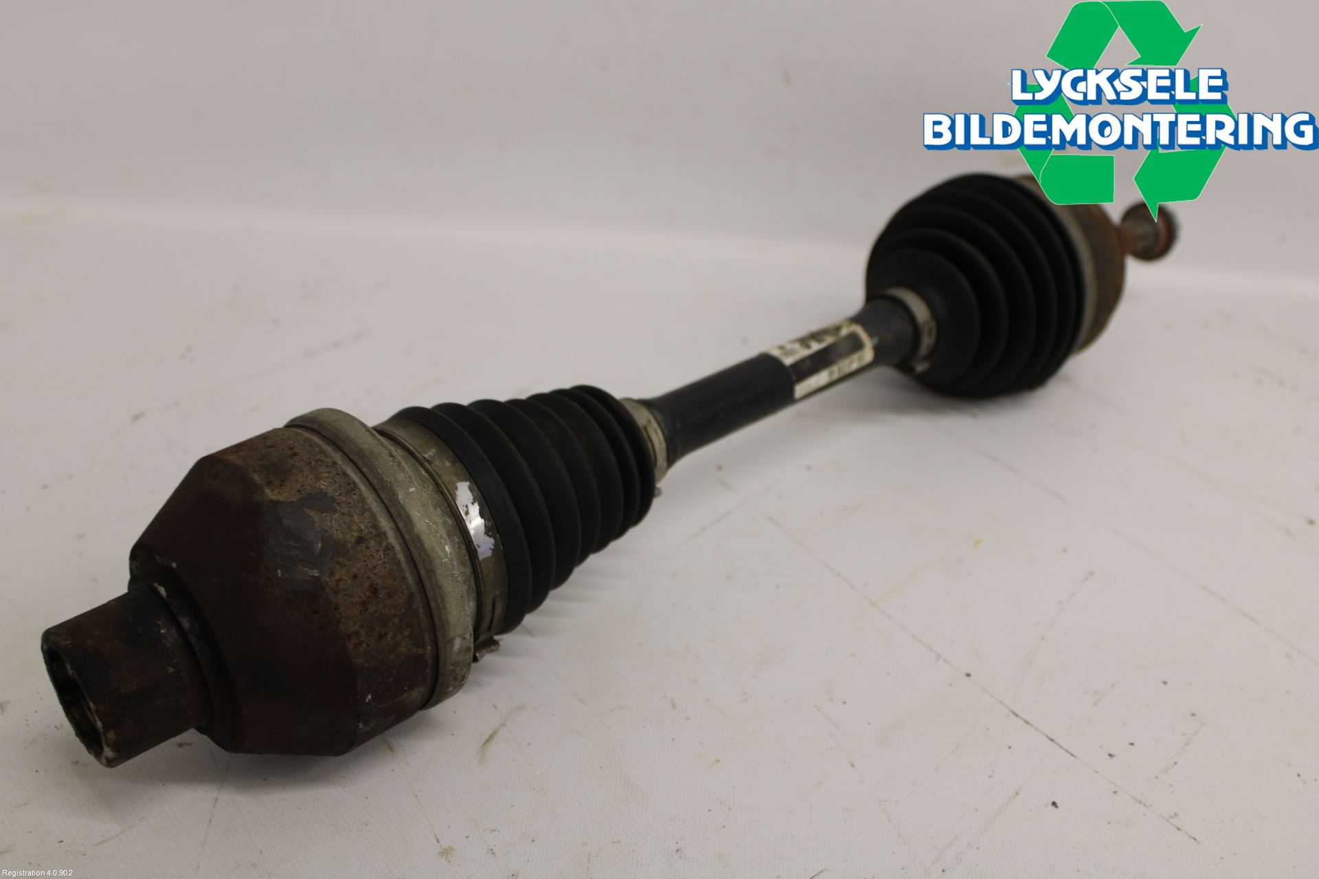 Volkswagen VW TRANSP/CARAVELLE (T5) 04-15 Drivaxel Fram Höger