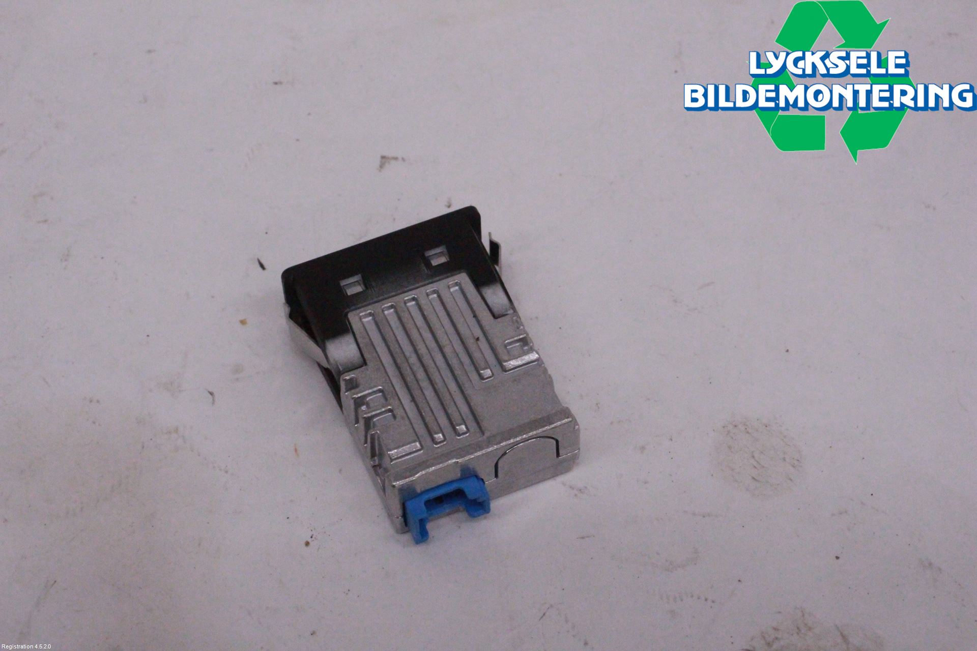 BMW 5 G30/G31/F90 17-23 Usb Connection