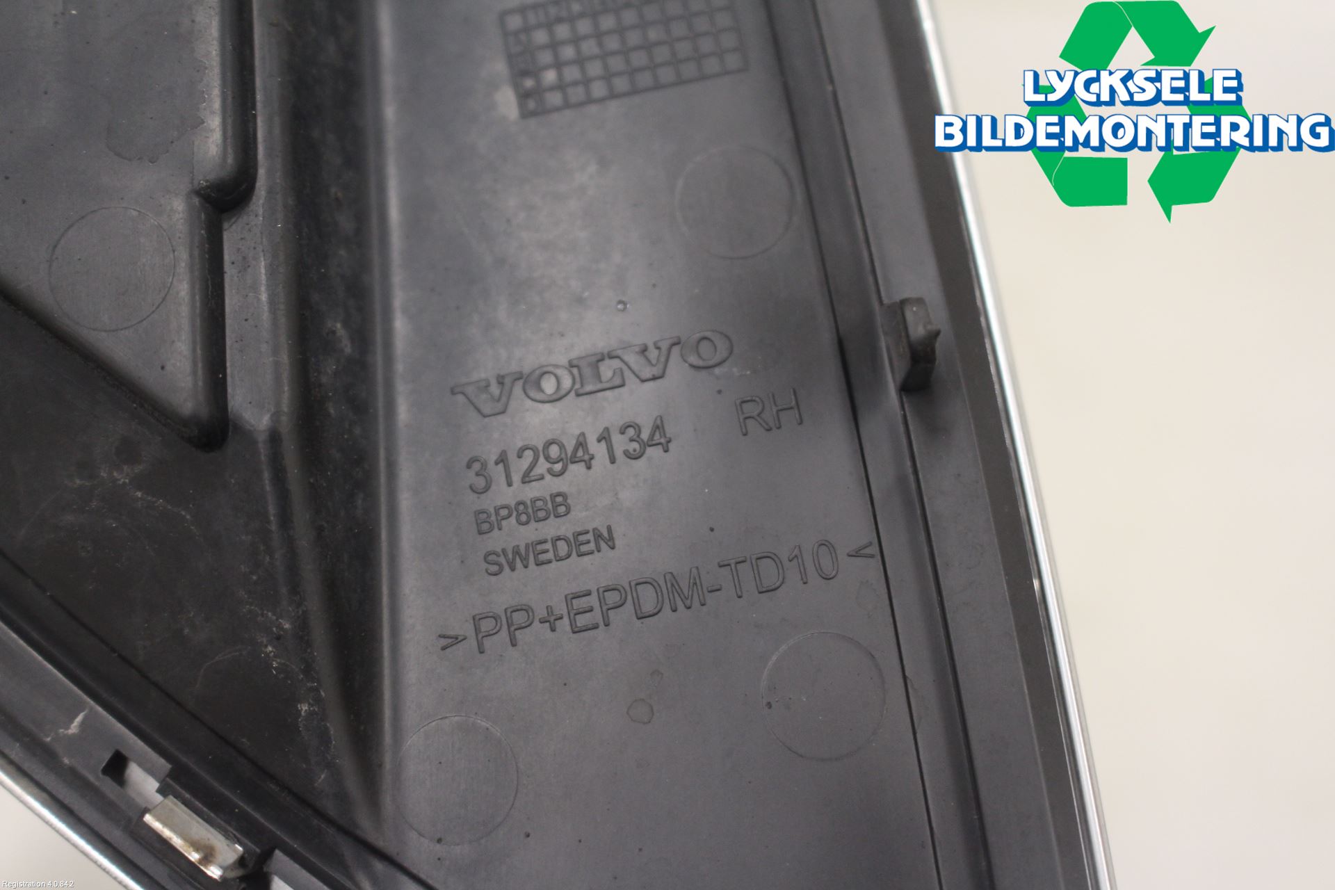 Volvo V60 11-13 Stöt Utfyllnad-List-Grill