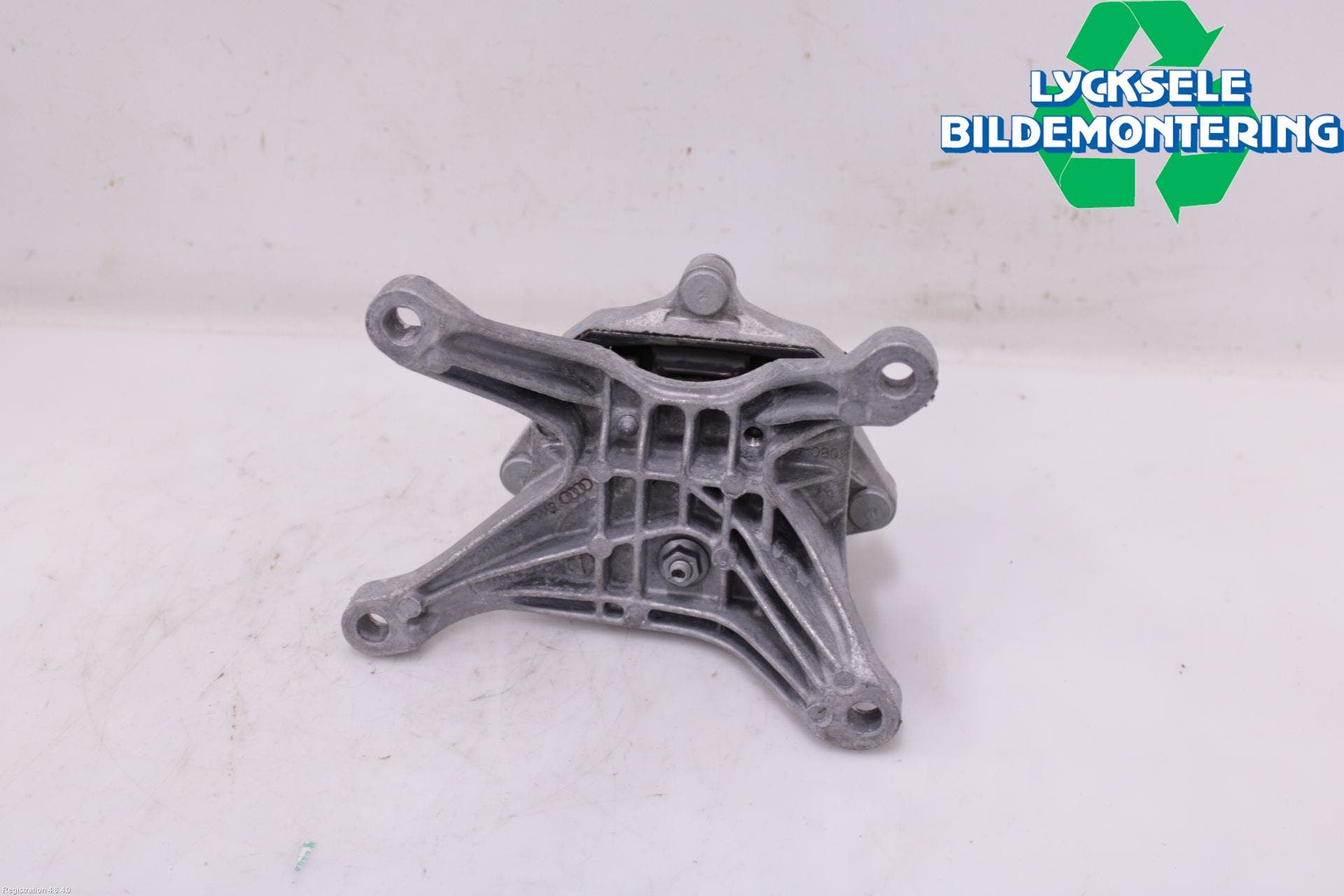 Audi A4/S4 B9 20- Växellådskudde