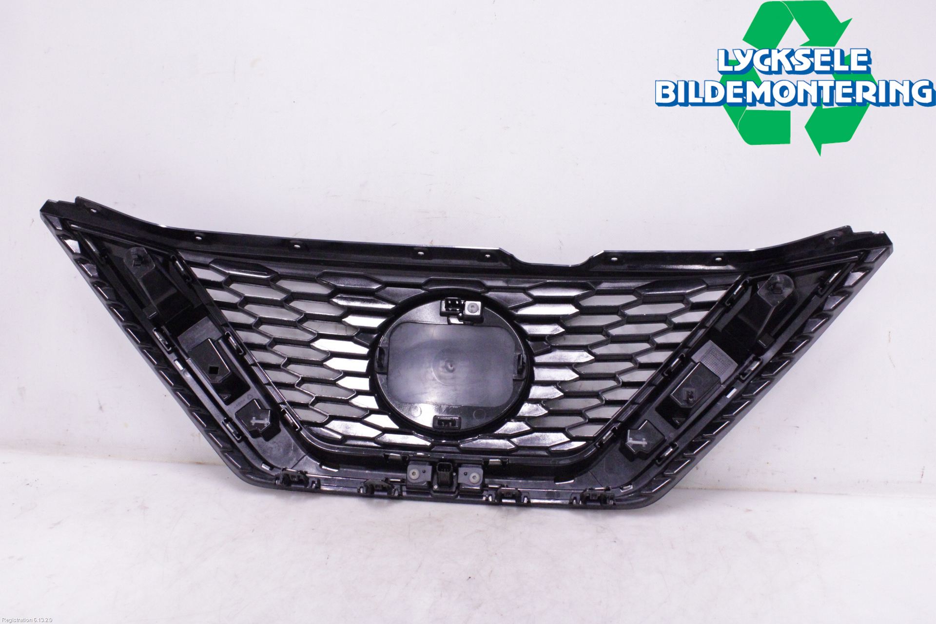 Nissan QASHQAI 17-21 Grill Komp