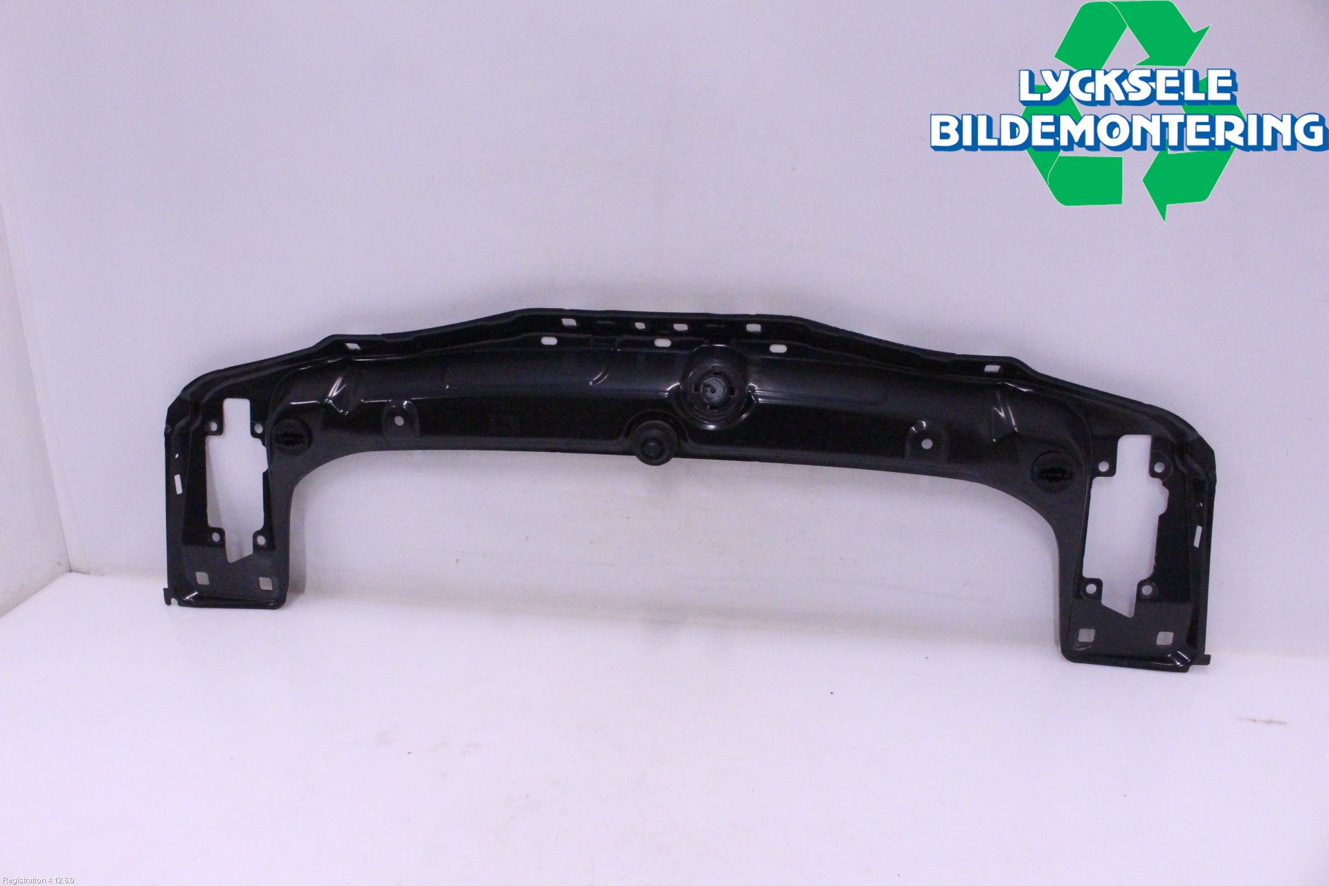 BMW 3 F30/F31/F80 12-19 Front Huvlåsplåt-Balk