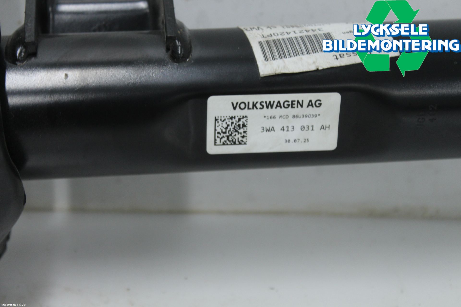 Volkswagen VW PASSAT 24- Fjäderben Fram Höger