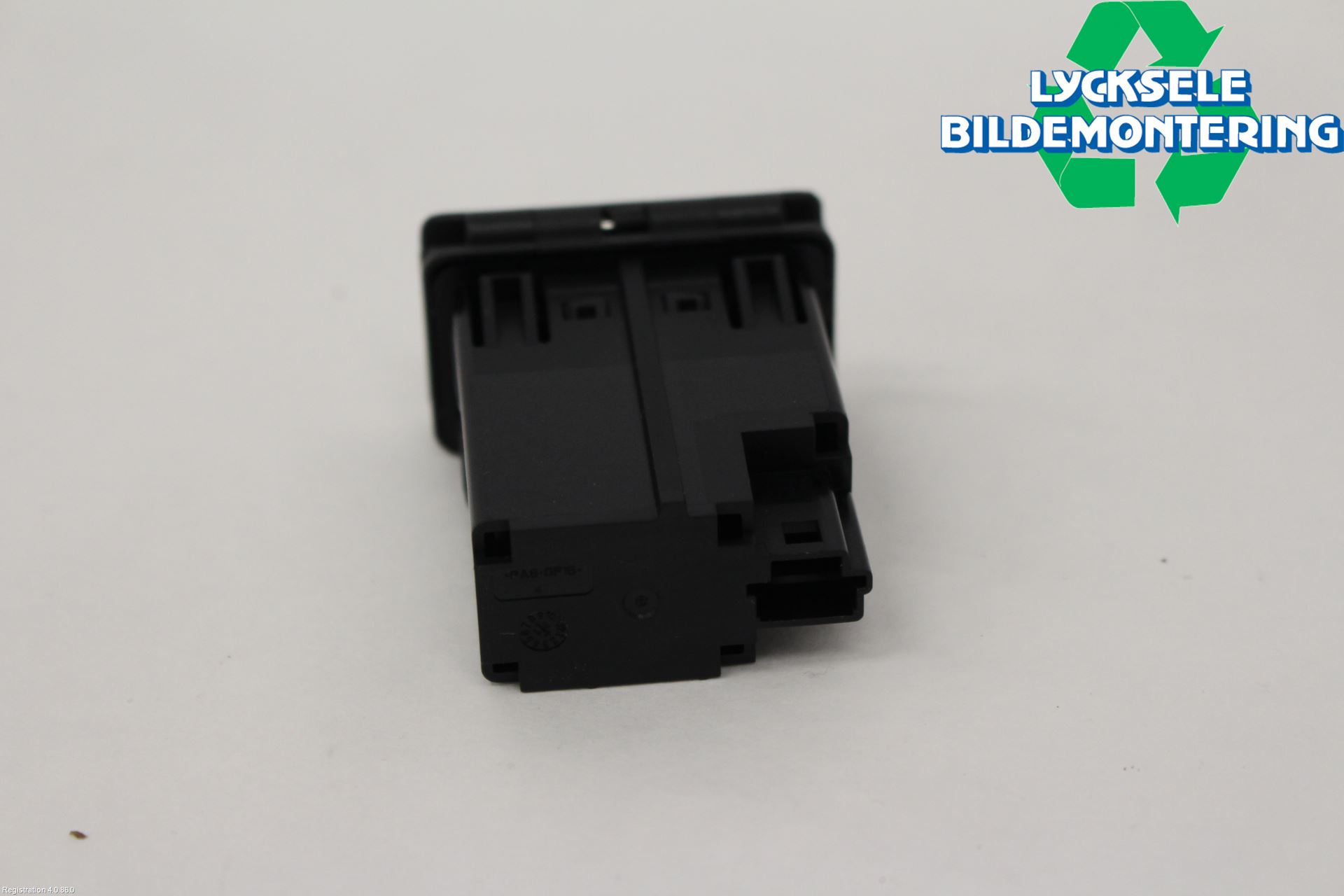 Nissan LEAF 18- Usb Connection