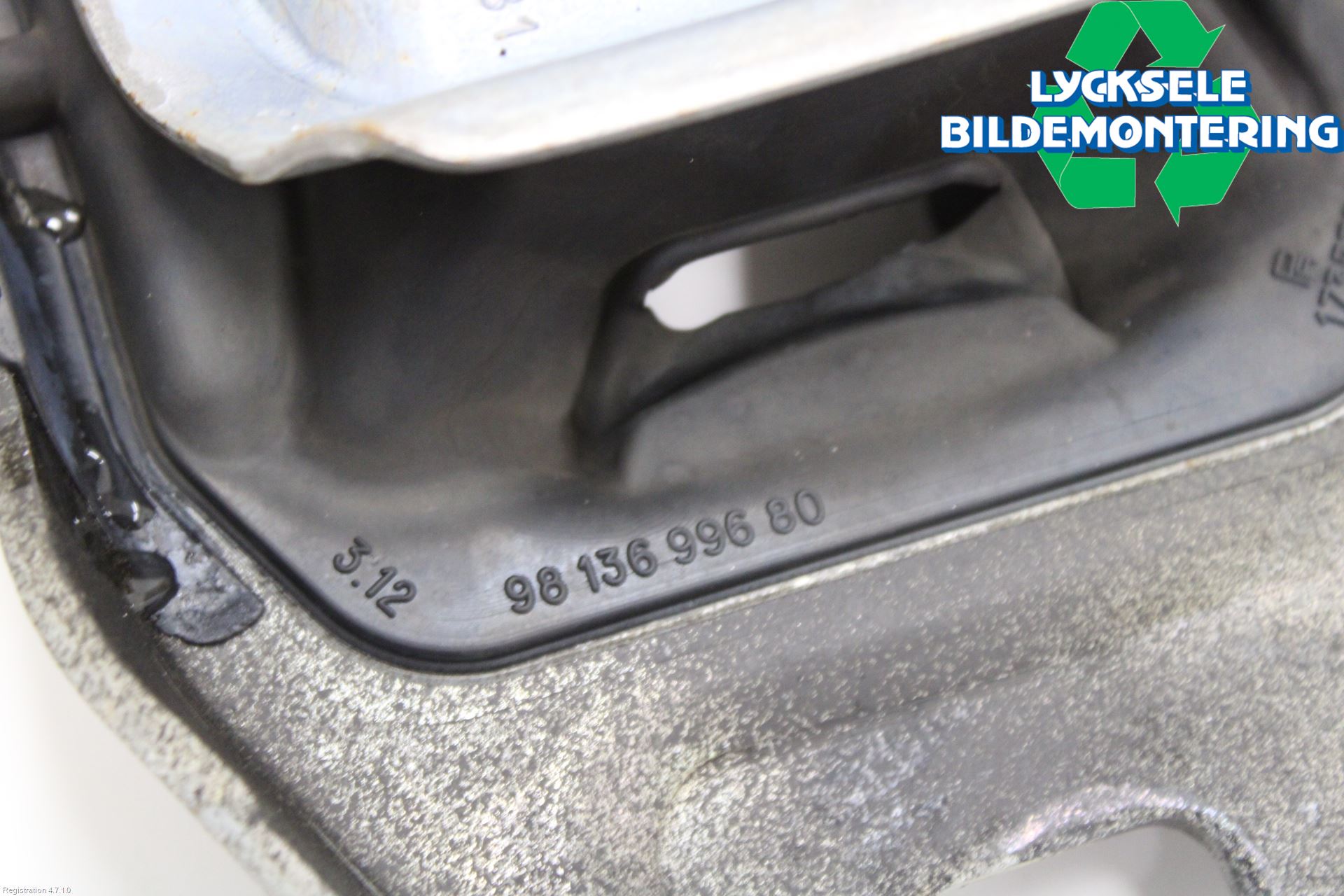 Peugeot 308/E-308 21- Växellådsfäste