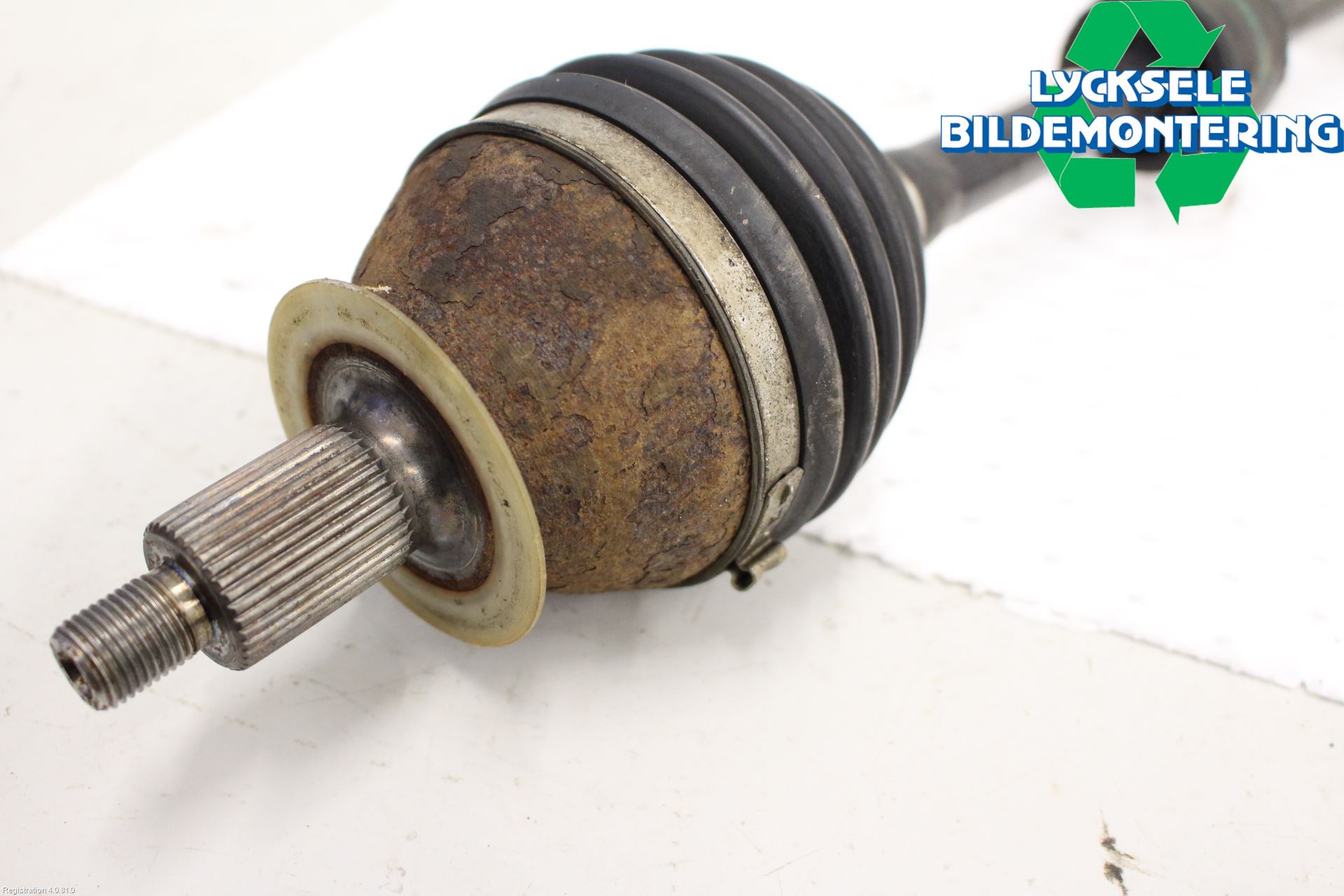 Volkswagen VW T-CROSS 19- Drivaxel Fram Höger